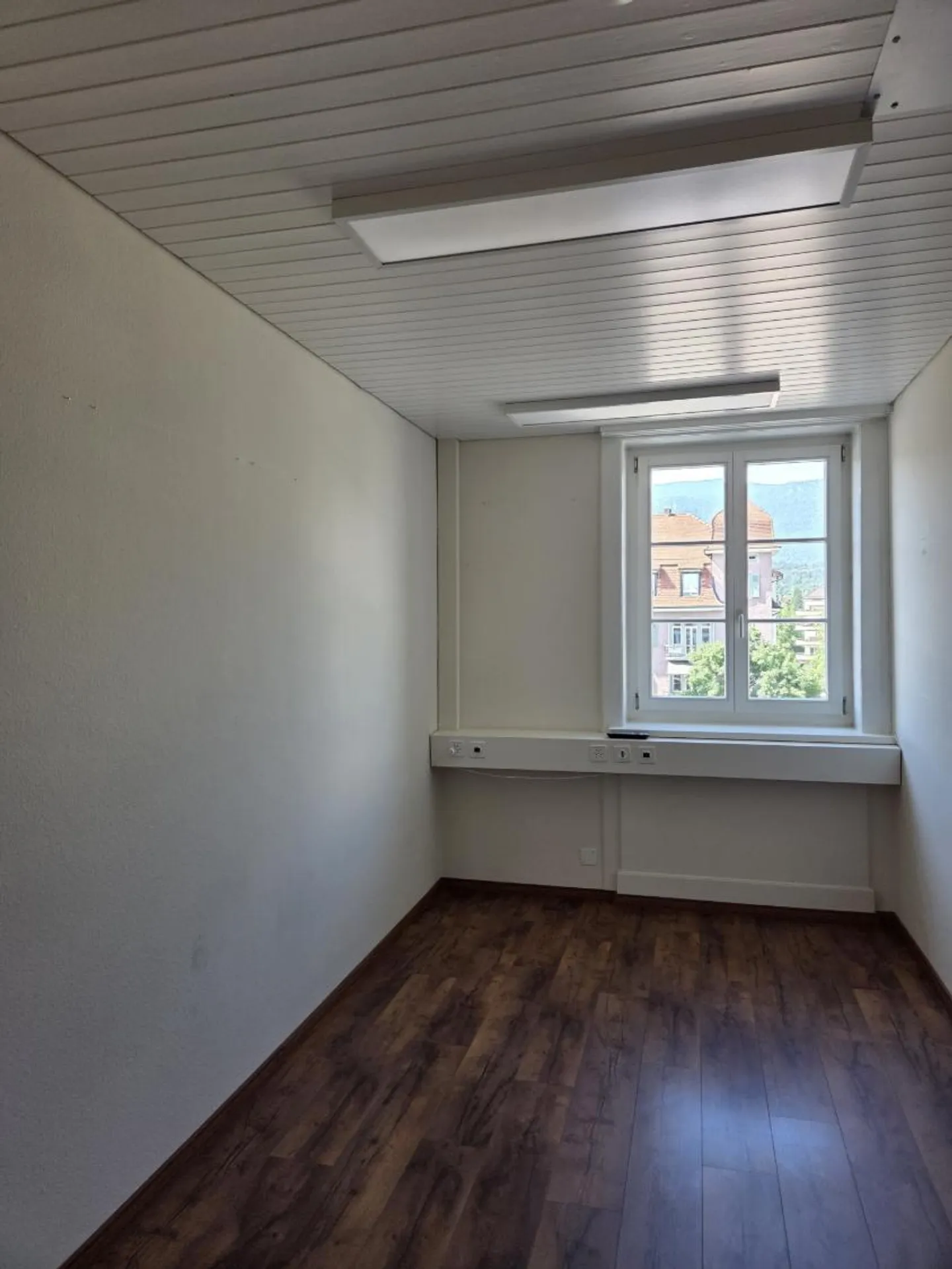 Unique Office Opportunity at SBB Station Solothurn - Photo 7 of 10
