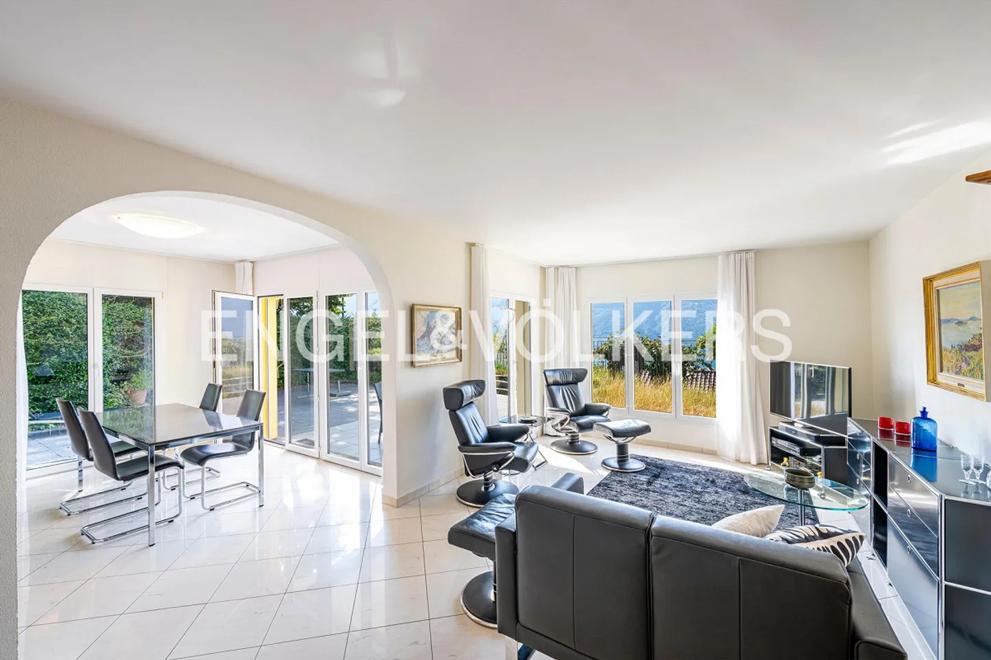House with panoramic view (66) - Photo 3 of 11