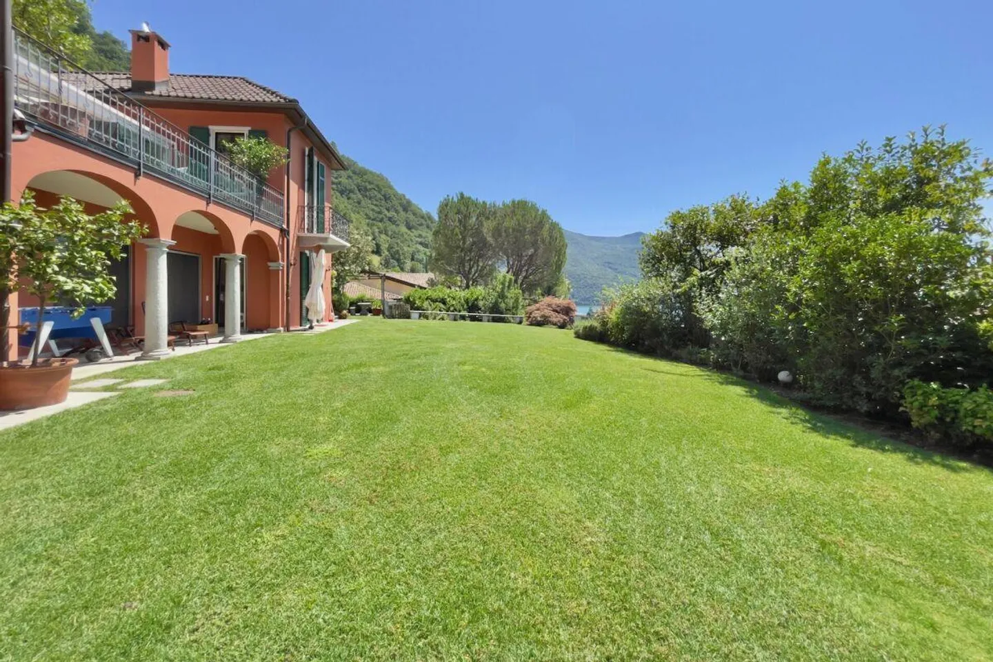 Villa Incantevole con Vista Lago - Foto 10 di 11