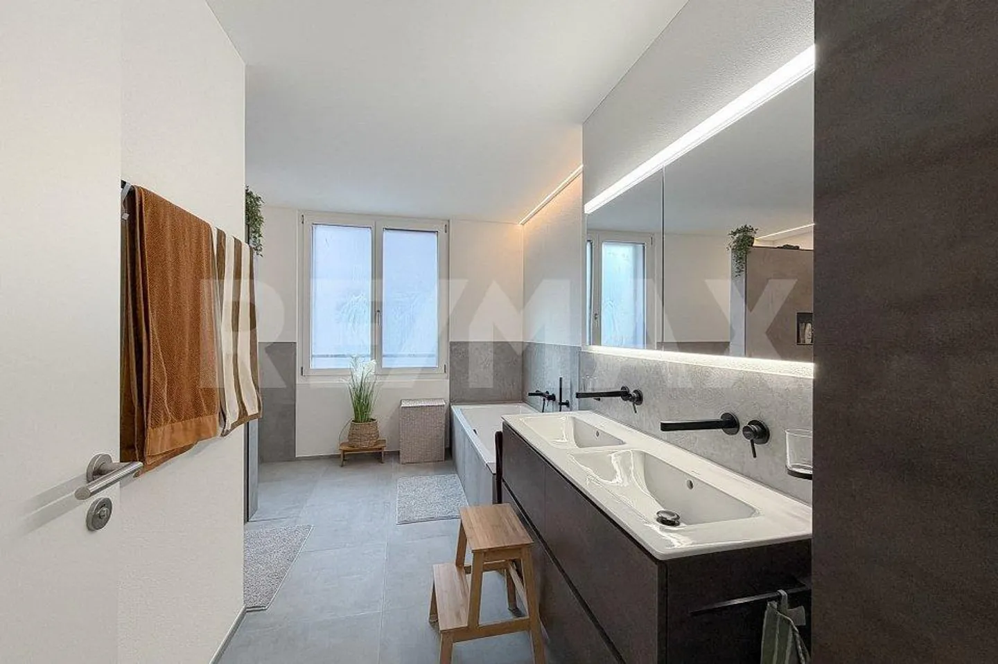 Luxuriöse 5½-Zimmer-Wohnung - Foto 9 von 13