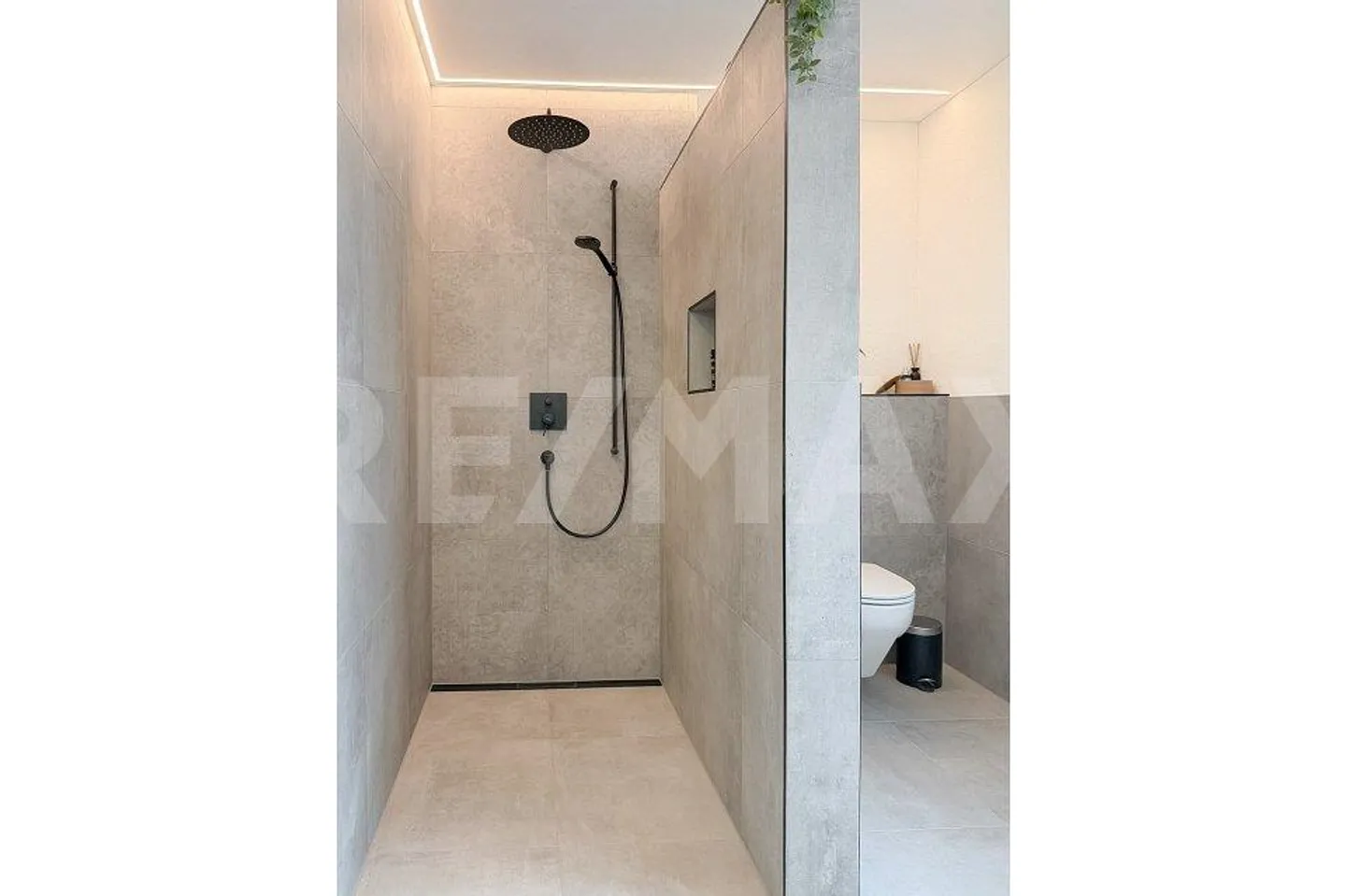 Luxuriöse 5½-Zimmer-Wohnung - Foto 10 von 13