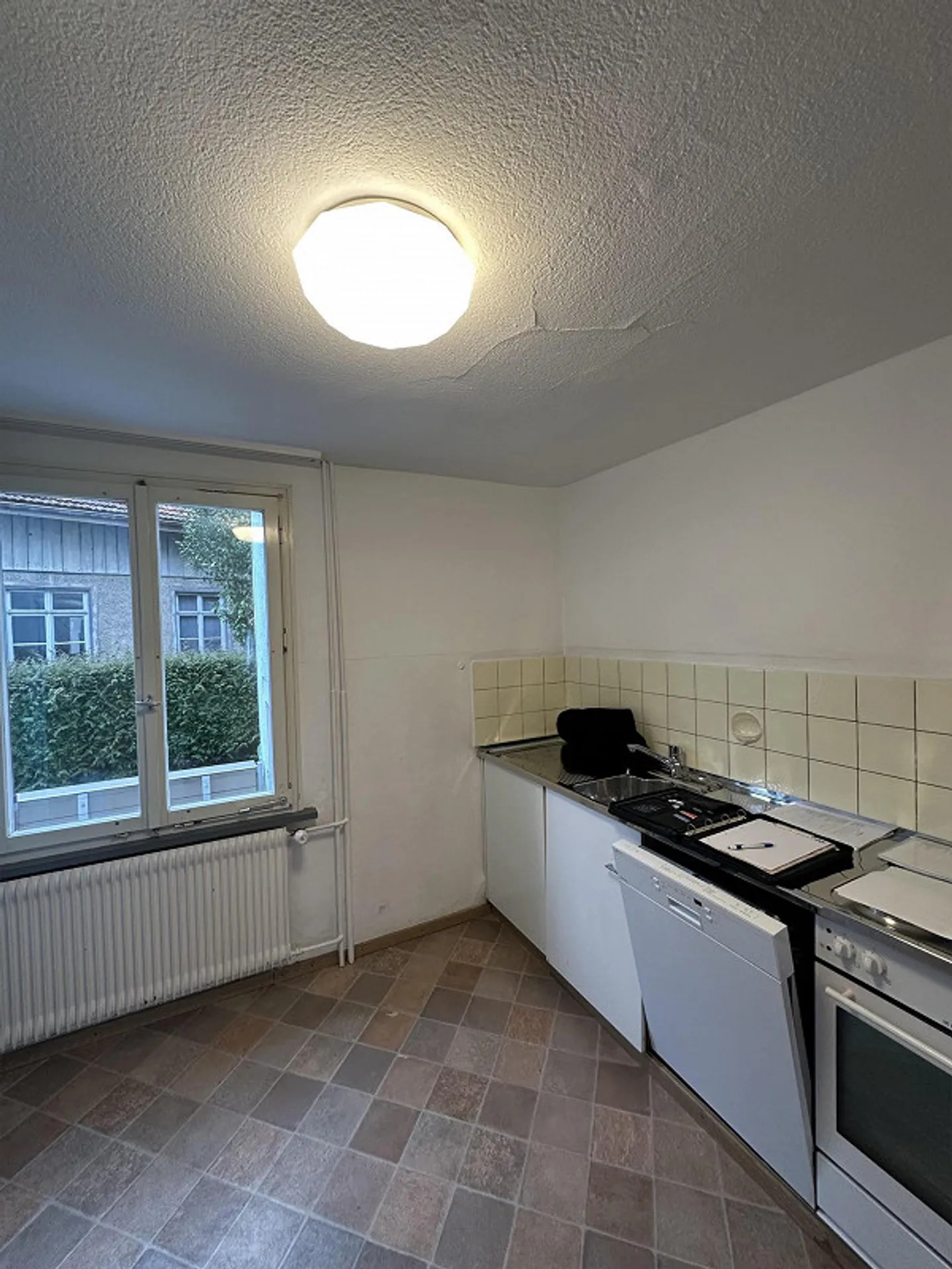 Contratto di affitto temporaneo per un appartamento di 4 stanze in una posizione tranquilla - Foto 6 di 7