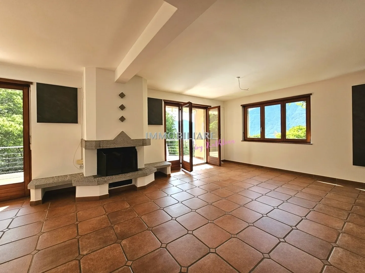 Idyllic at the edge of the forest with morning sun House with guest apartment and panoramic view - Photo 6 of 13