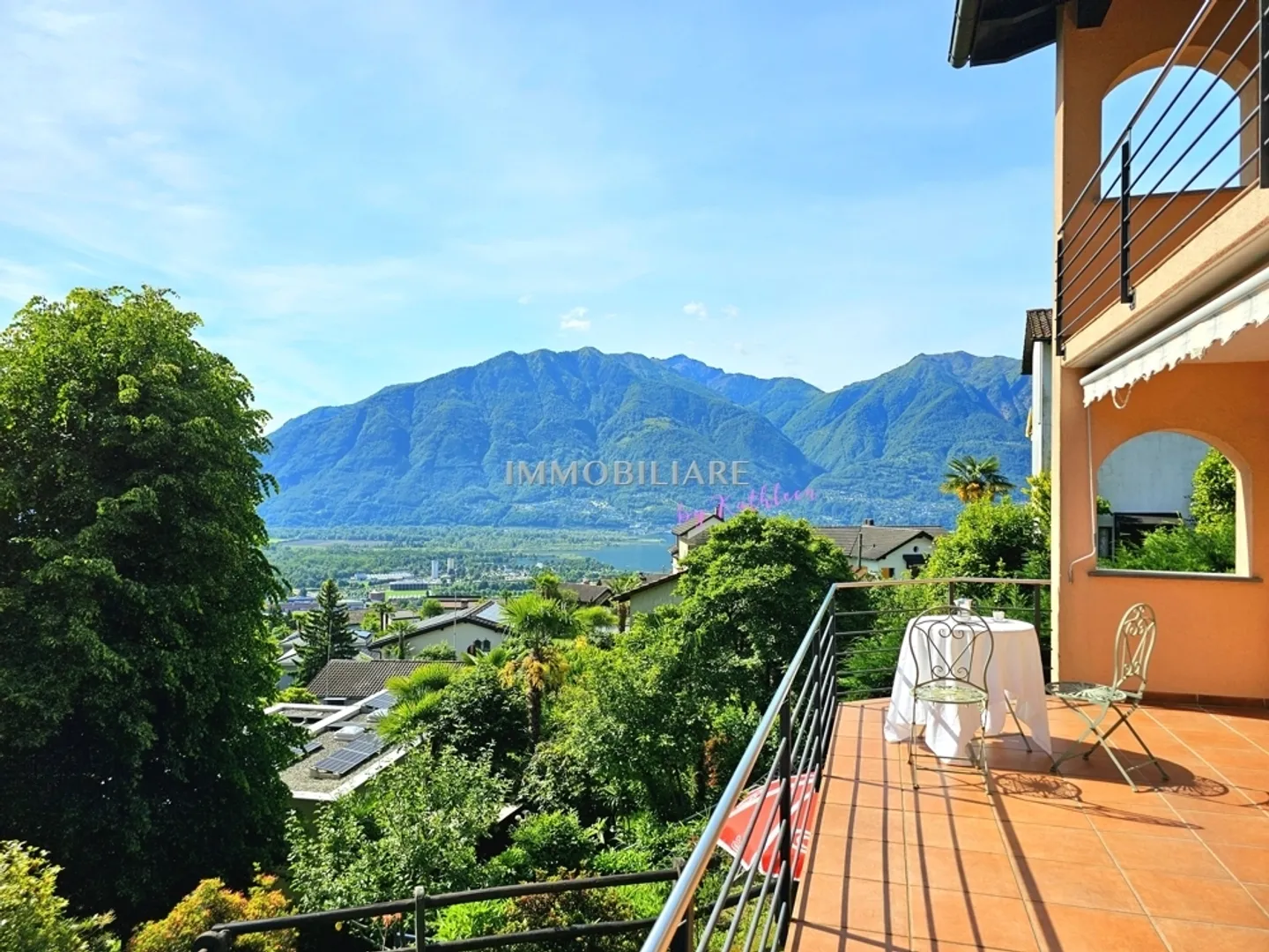 Idyllic at the edge of the forest with morning sun House with guest apartment and panoramic view - Photo 7 of 13