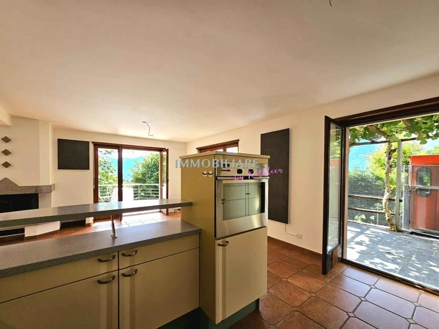 Idyllic at the edge of the forest with morning sun House with guest apartment and panoramic view - Photo 3 of 13