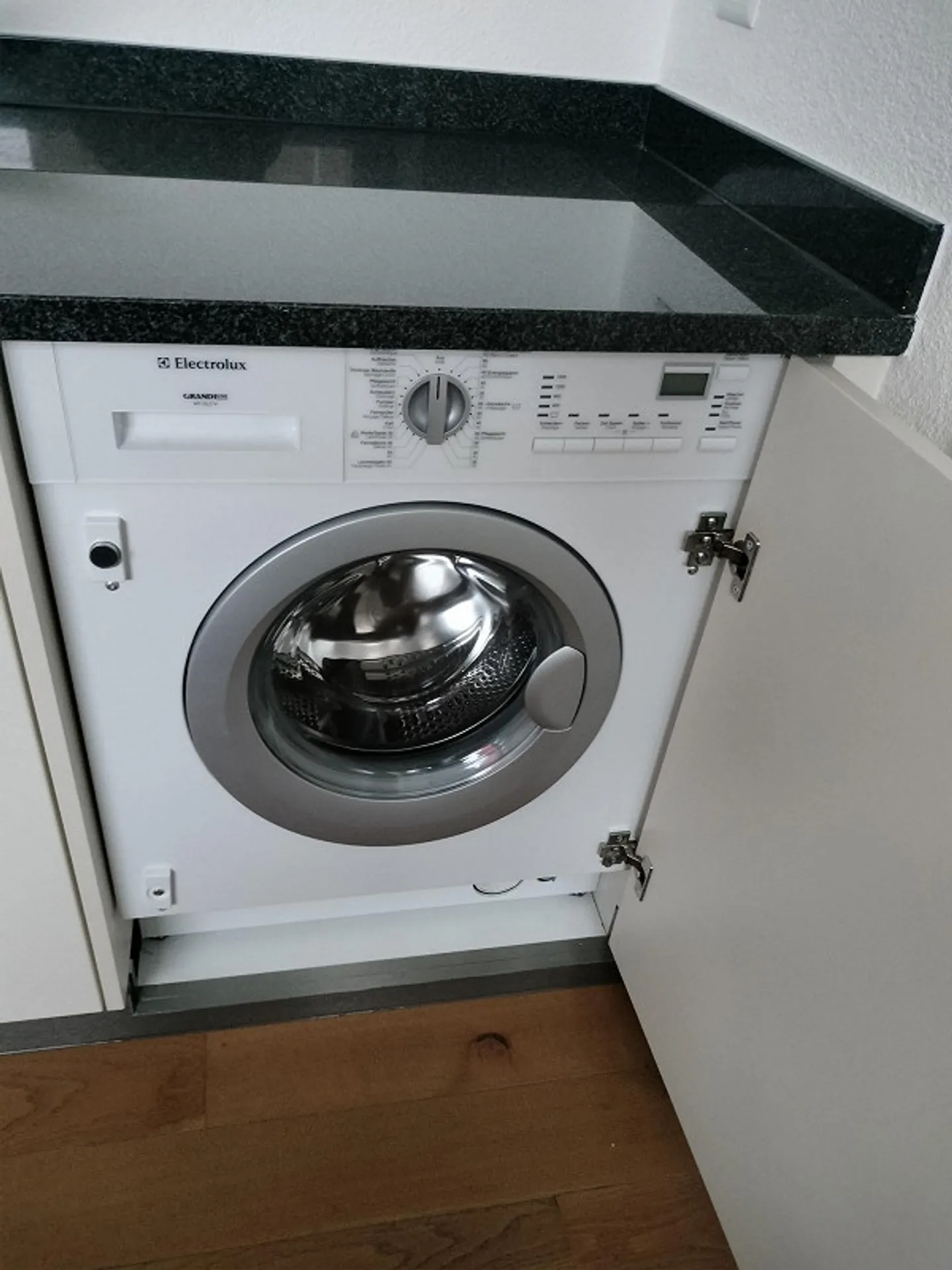 Appartamento parzialmente arredato nel quartiere di Lorzen - Foto 8 di 10