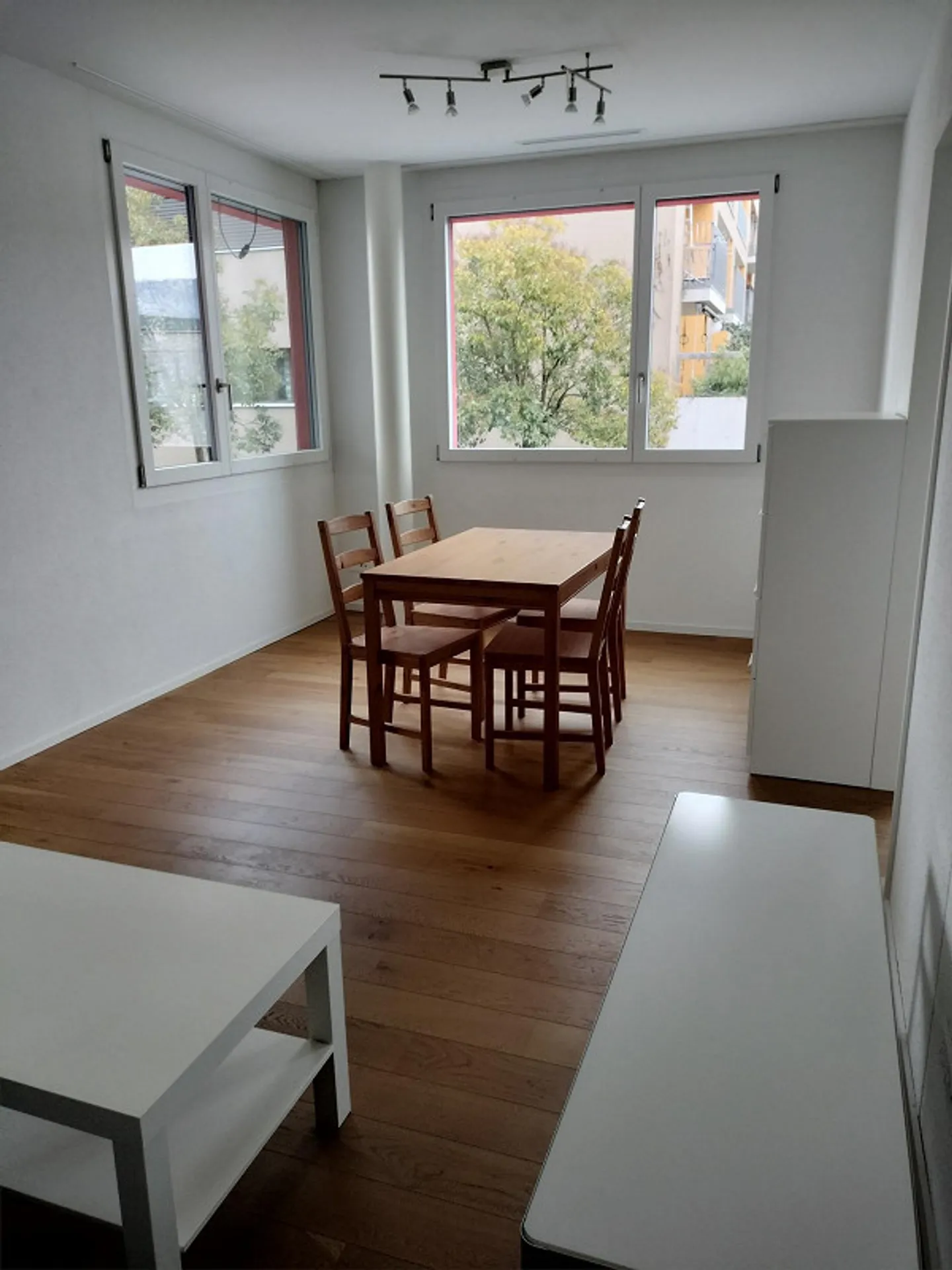 Appartamento parzialmente arredato nel quartiere di Lorzen - Foto 10 di 10