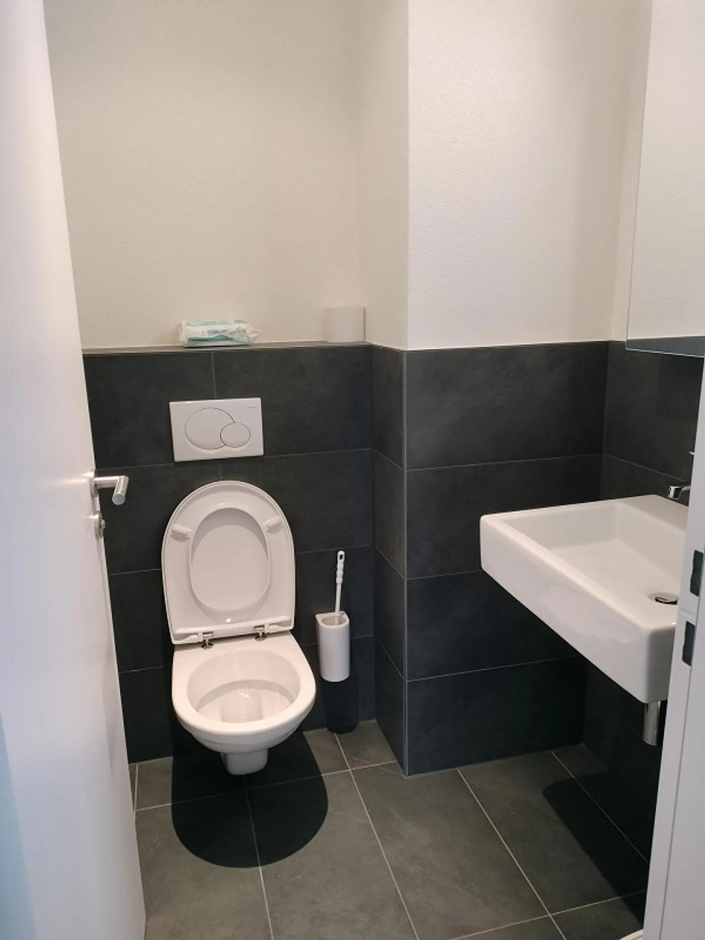 Appartamento parzialmente arredato nel quartiere di Lorzen - Foto 4 di 10