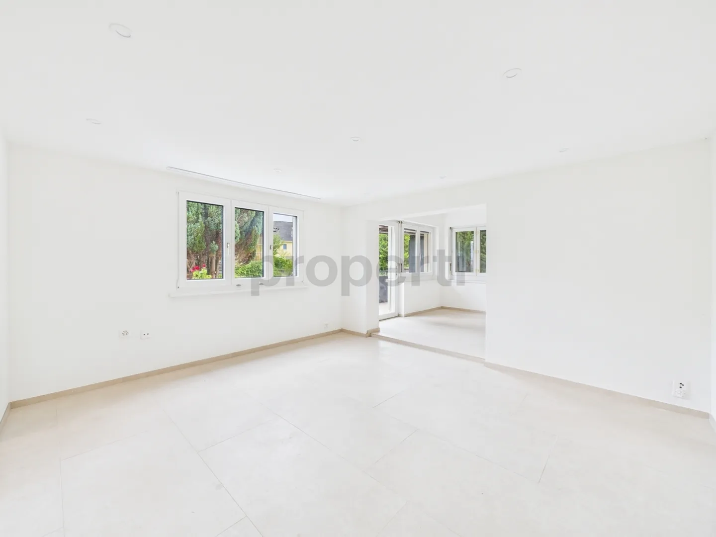 Casa unifamiliare modernizzata con fascino e grande giardino a Hunzenschwil - Foto 5 di 9
