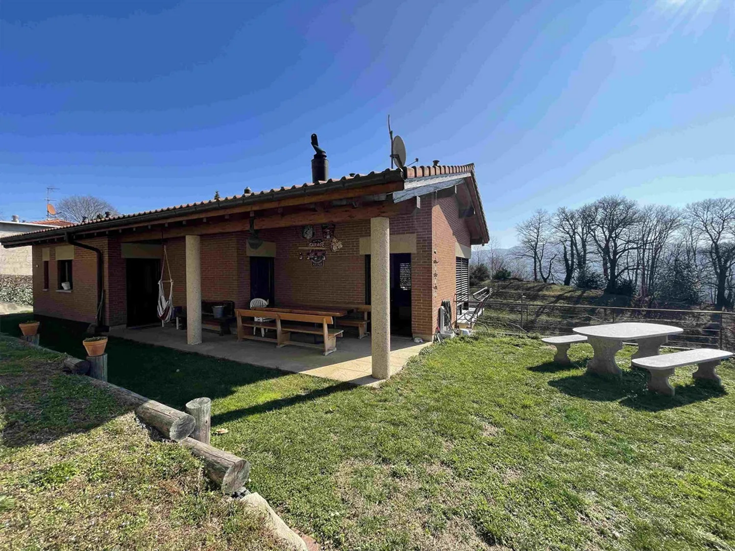 Ampia Casa Indipendente nel Verde - Foto 1 di 13