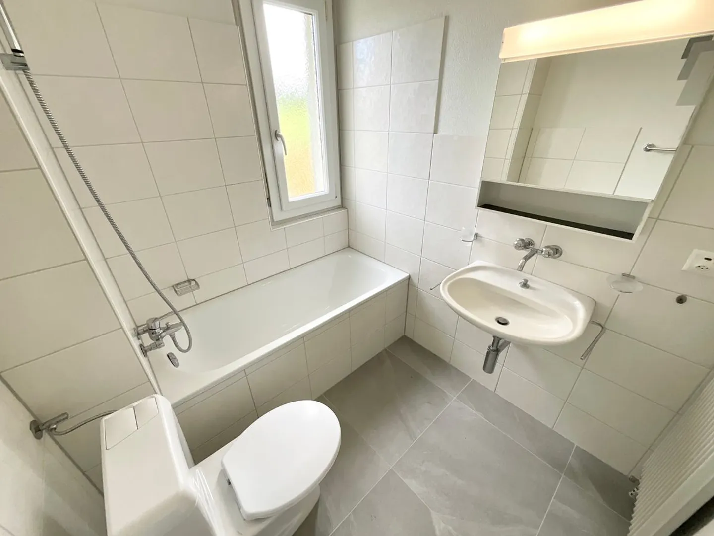 Bellissimo appartamento di 3,5 stanze in affitto - ambiente tranquillo e verde - Foto 5 di 7