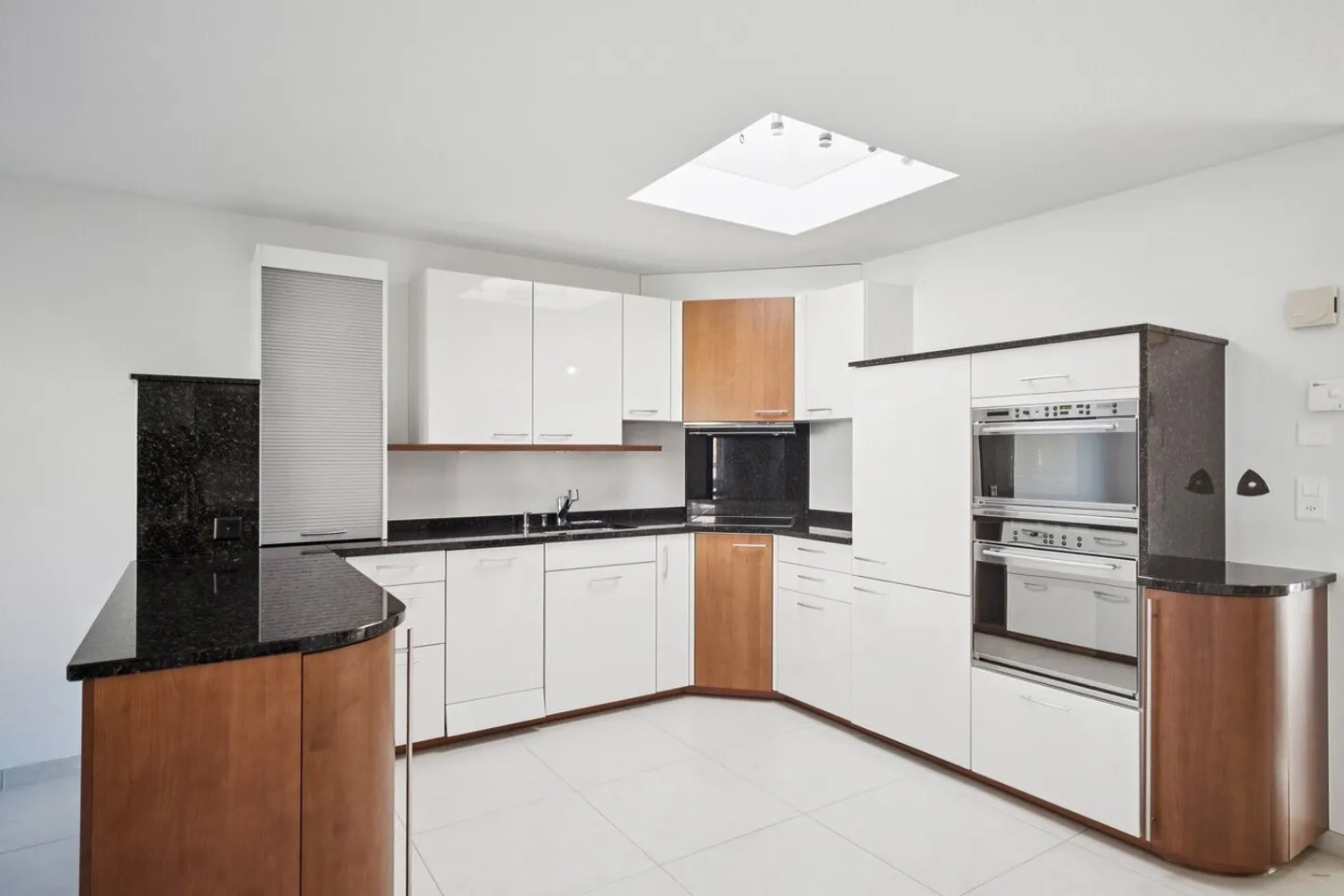 Idylle résidentielle familiale avec jardin, terrasse et charme - Photo 4 sur 7