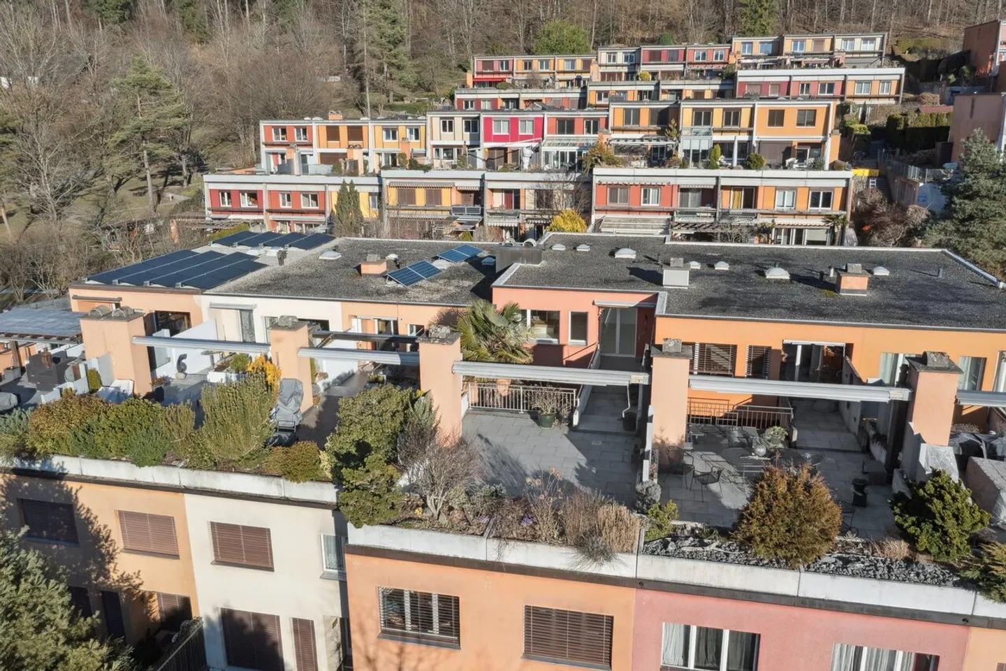 Idylle résidentielle familiale avec jardin, terrasse et charme - Photo 5 sur 7