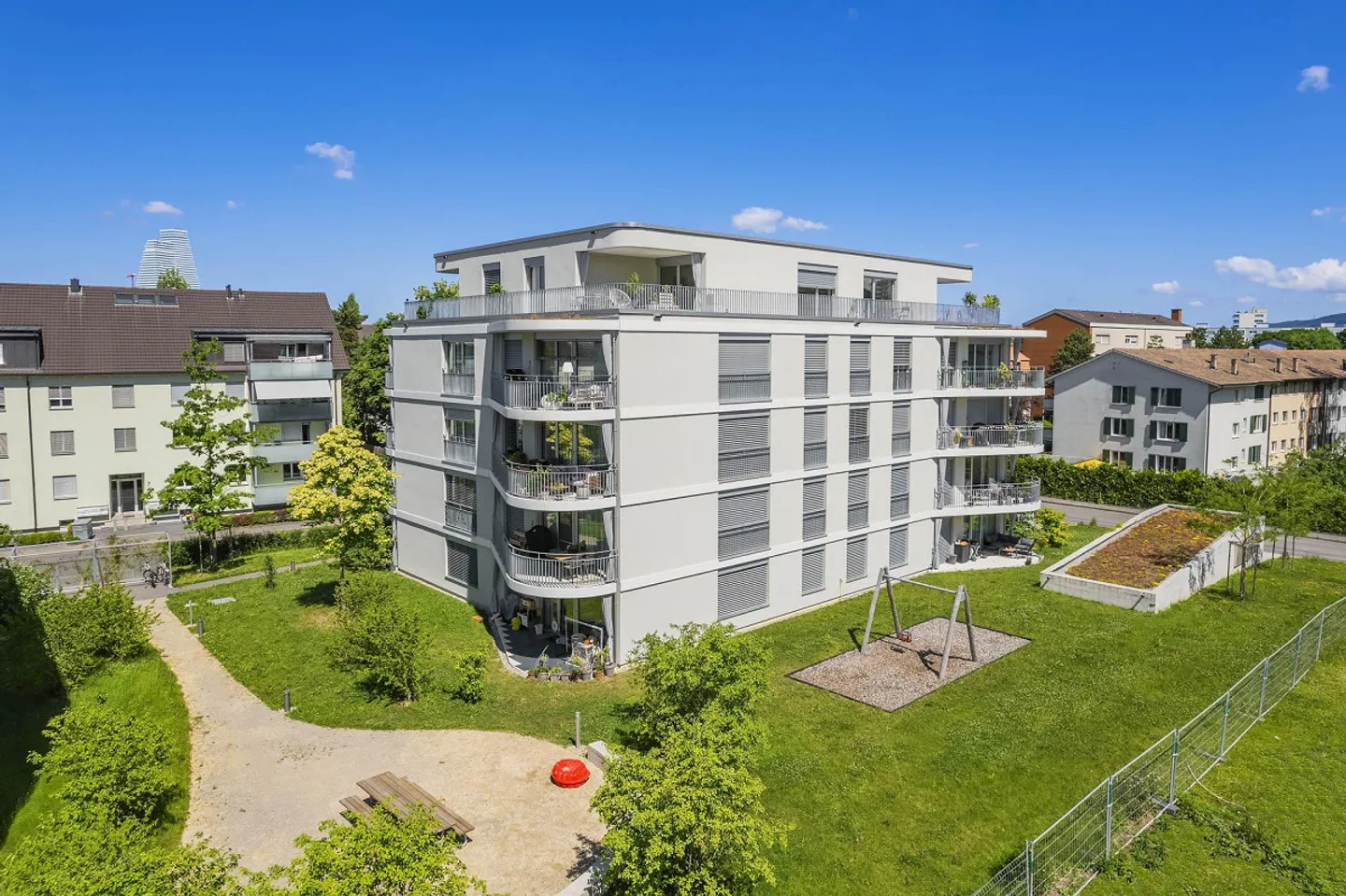 Appartamento luminoso in posizione centrale - Foto 2 di 11