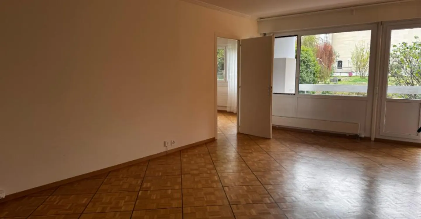 Magnificent 5.5-room apartment fully renovated - Photo 4 of 12