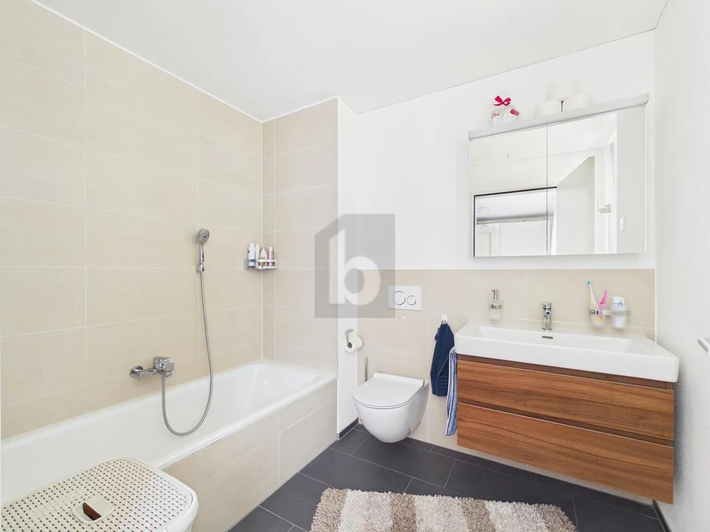 MODERNER TRAUM MIT GARTEN &amp; PRIVATSPHÄRE - Foto 4 von 6