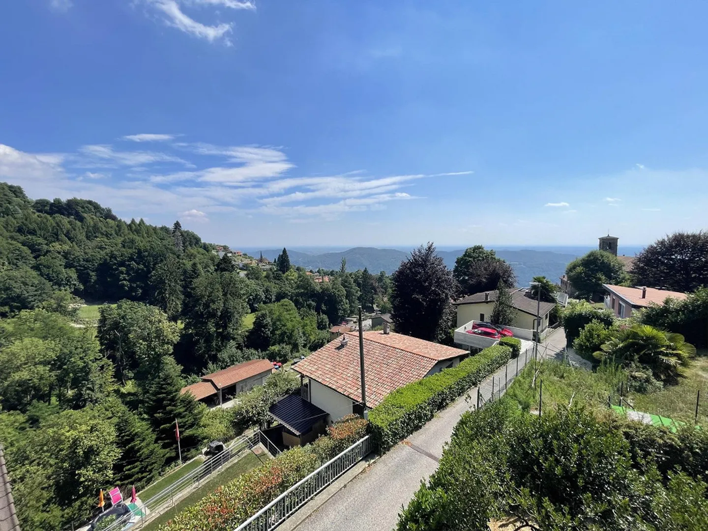SCHÖNES EINFAMILIENHAUS IN PANORAMISCHER LAGE - Foto 1 von 13