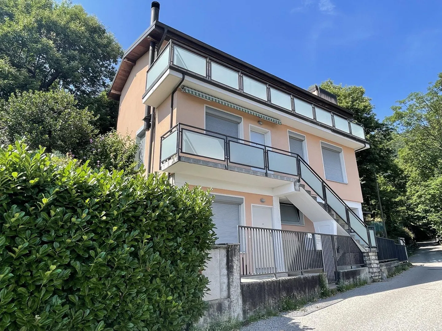 SCHÖNES EINFAMILIENHAUS IN PANORAMISCHER LAGE - Foto 3 von 13