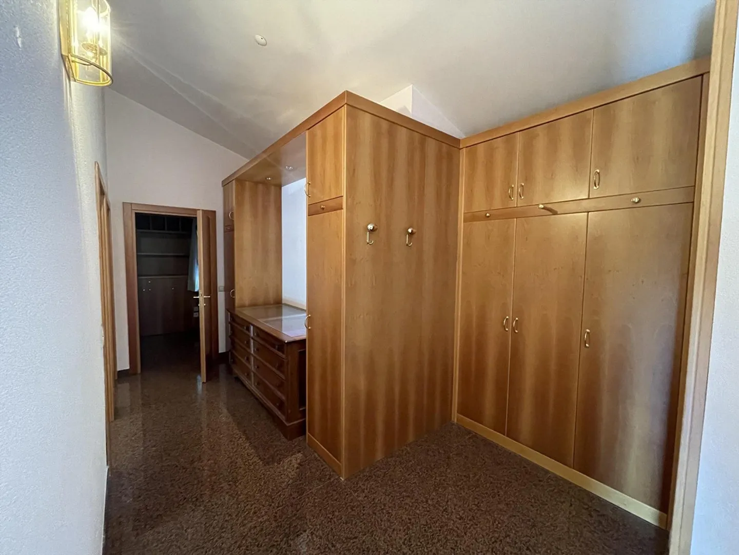 SCHÖNES EINFAMILIENHAUS IN PANORAMISCHER LAGE - Foto 12 von 13