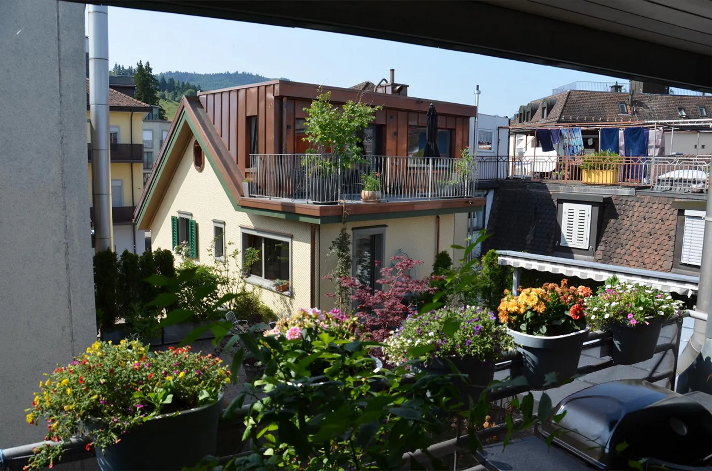 Ampio appartamento di 4,5 stanze nel centro del villaggio - Foto 7 di 8