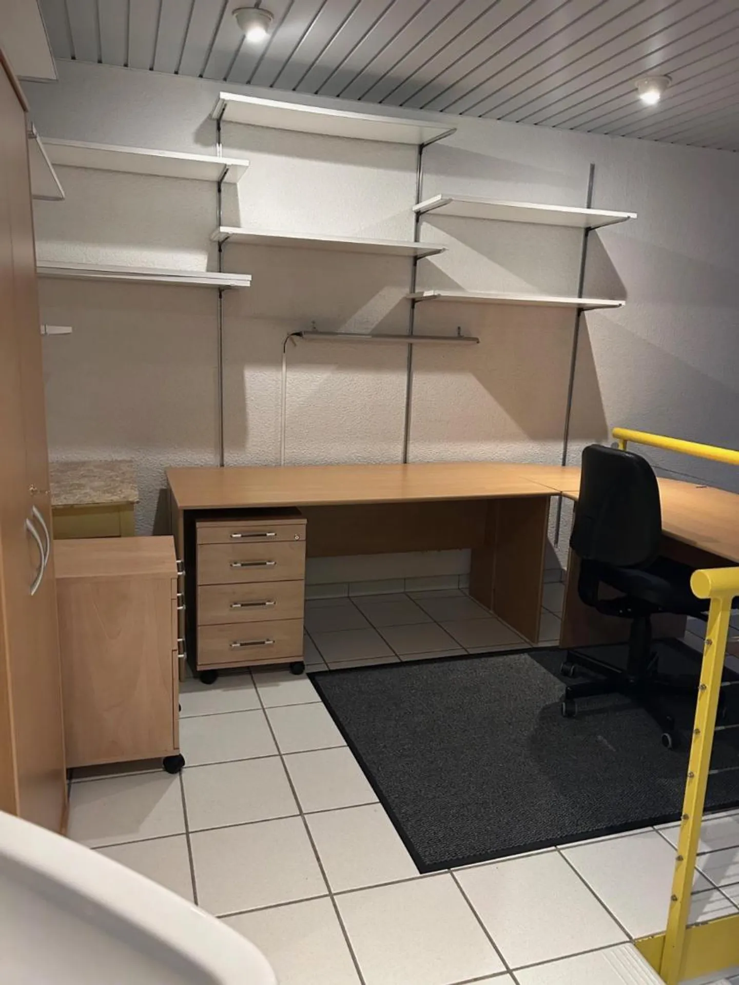 Chernex - Ufficio / Area Benessere / Salone di Bellezza - 32m2 - Foto 2 di 3