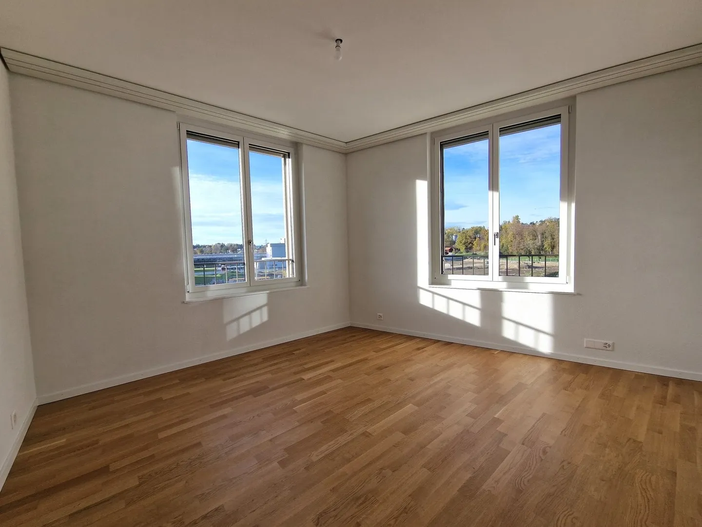 Schönes möbliertes 4.5-Zimmer-Apartment im 2. Stock - Foto 4 von 6