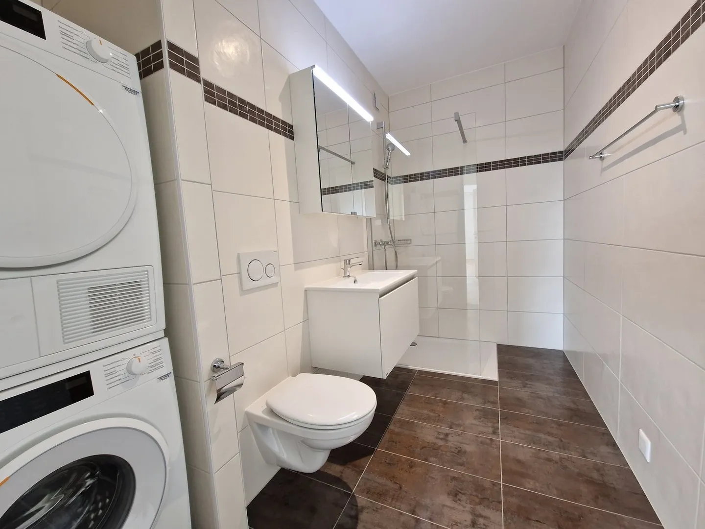 Schönes möbliertes 4.5-Zimmer-Apartment im 2. Stock - Foto 6 von 6