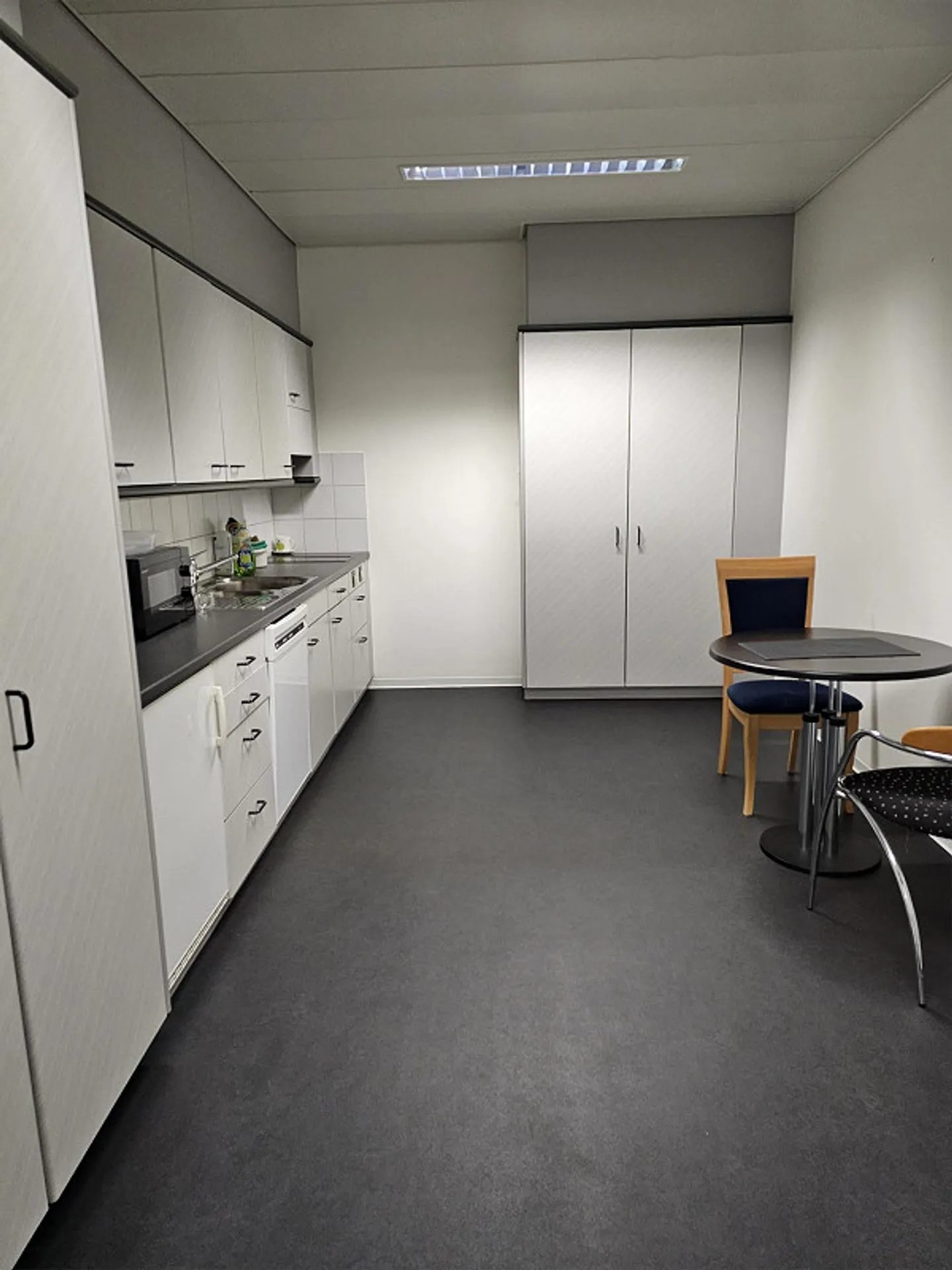 Superficie ufficio in posizione centrale - Foto 14 di 18