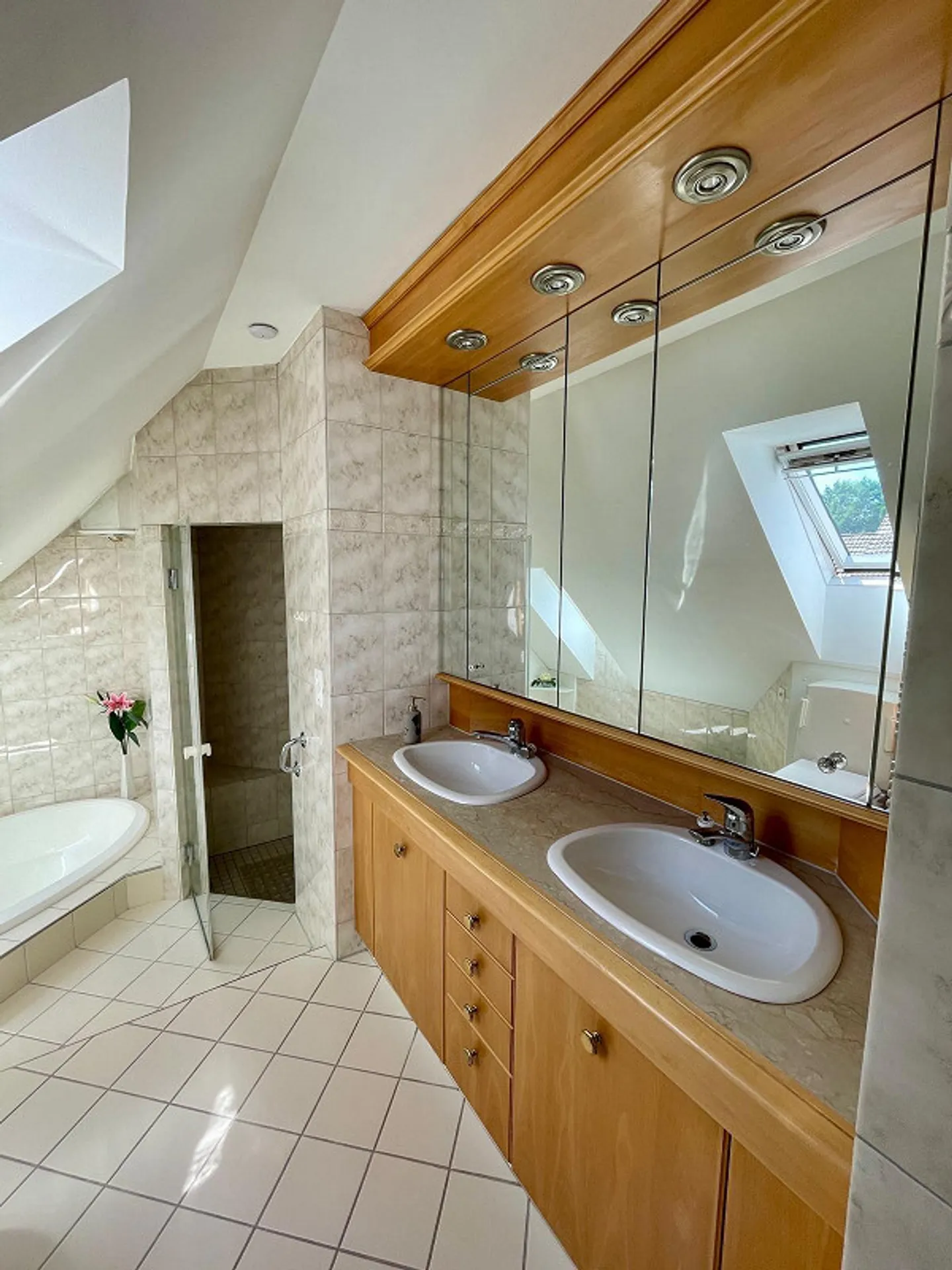 Einzigartige Dachwohnung im Loft-Stil - Foto 13 von 17
