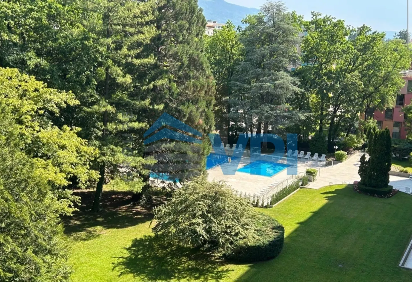 Appartement avec piscines & jardin privé - Photo 8 sur 10