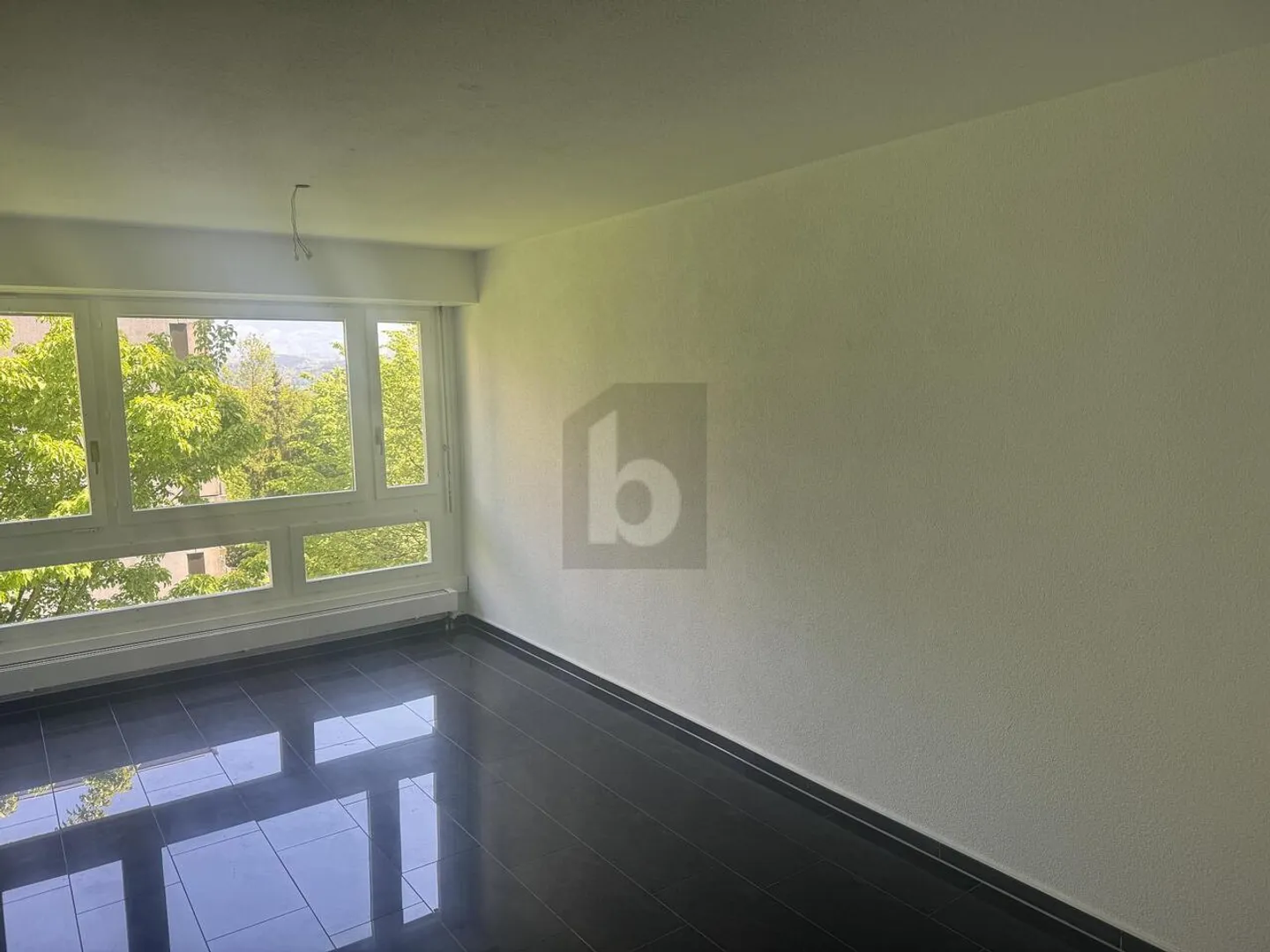 Spacious Attic with Terrace - Photo 5 of 6