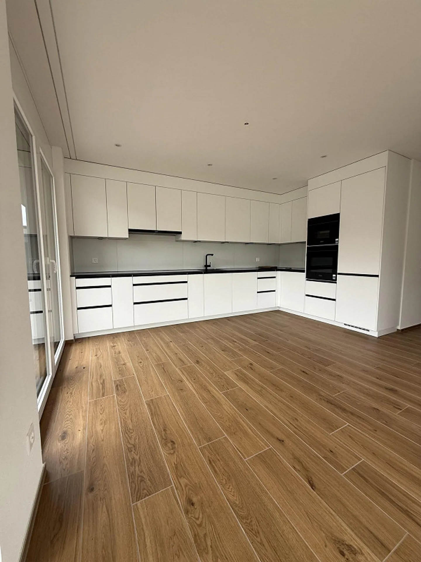 Moderne 4.5-Zimmer-Attikawohnung in Huttwil - Foto 2 von 11