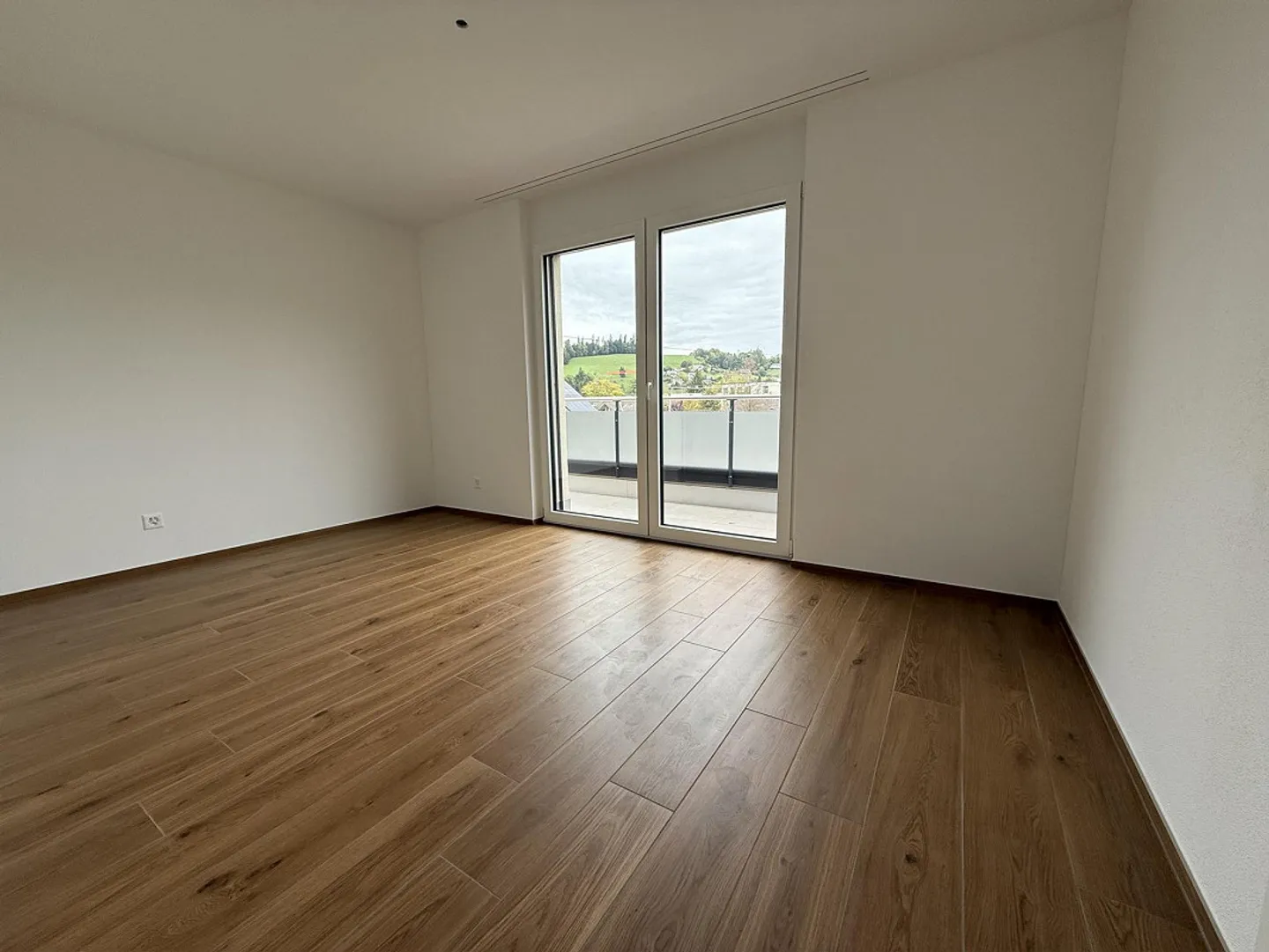 Moderne 4.5-Zimmer-Attikawohnung in Huttwil - Foto 4 von 11