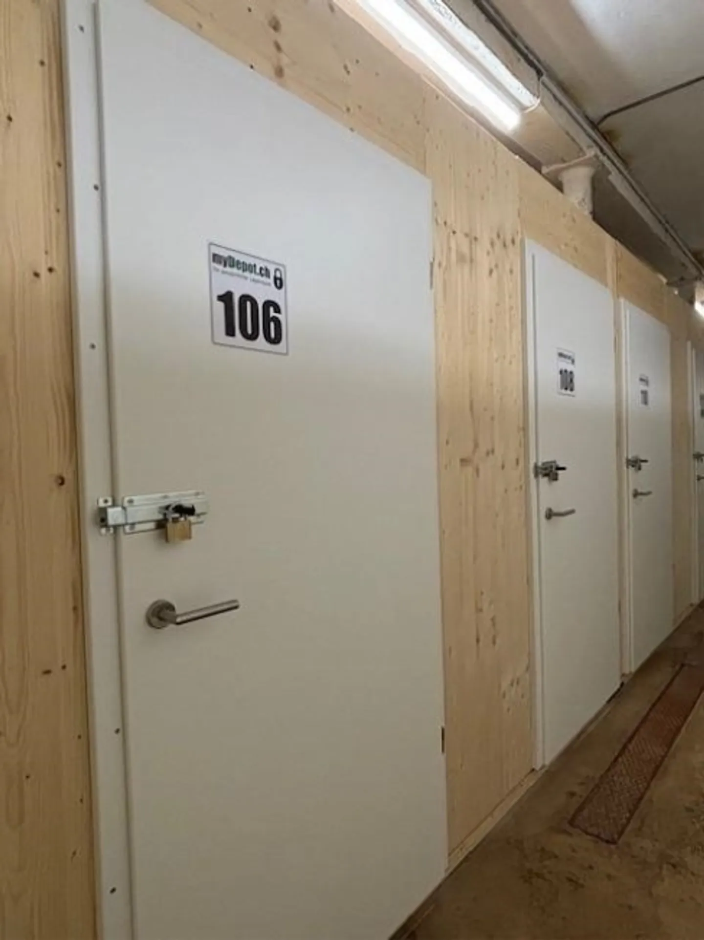 AFFITTARE SPAZI DI STOCCAGGIO SU MYDEPOT.CH, LOCALITÀ RIKON NEL TÖSSTAL - Foto 3 di 3