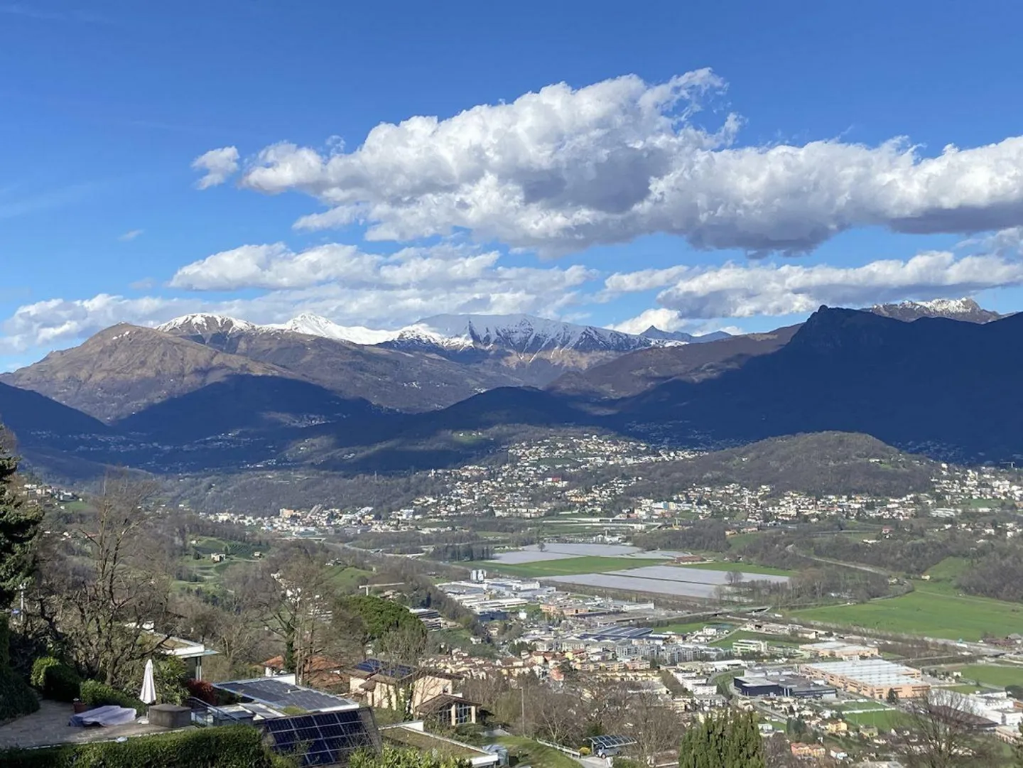 Terreno edificabile con vista lago - Foto 2 di 2