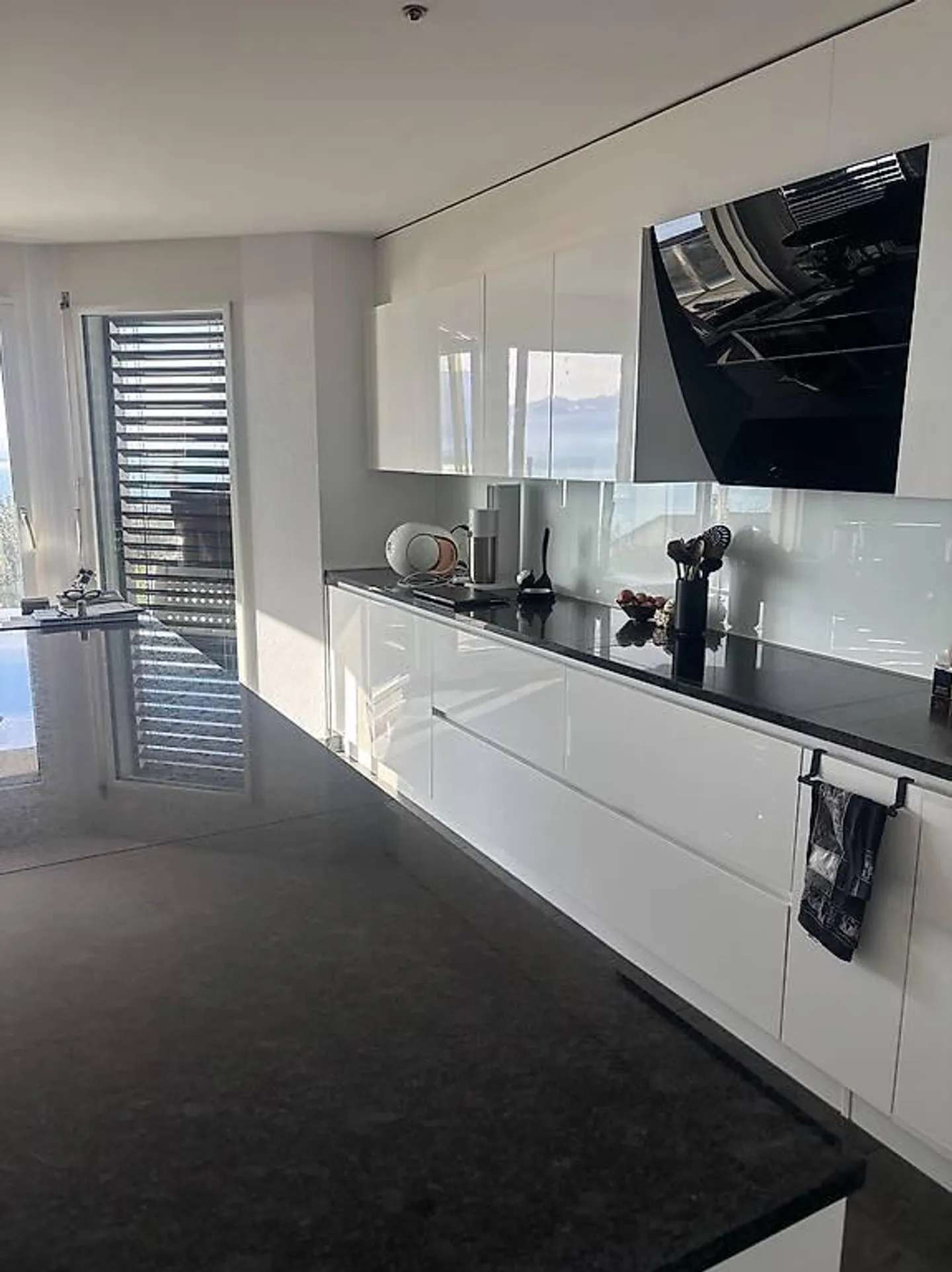 Magnificent 5.5 Room Apartment 3700fr in Lutry - Photo 5 of 5