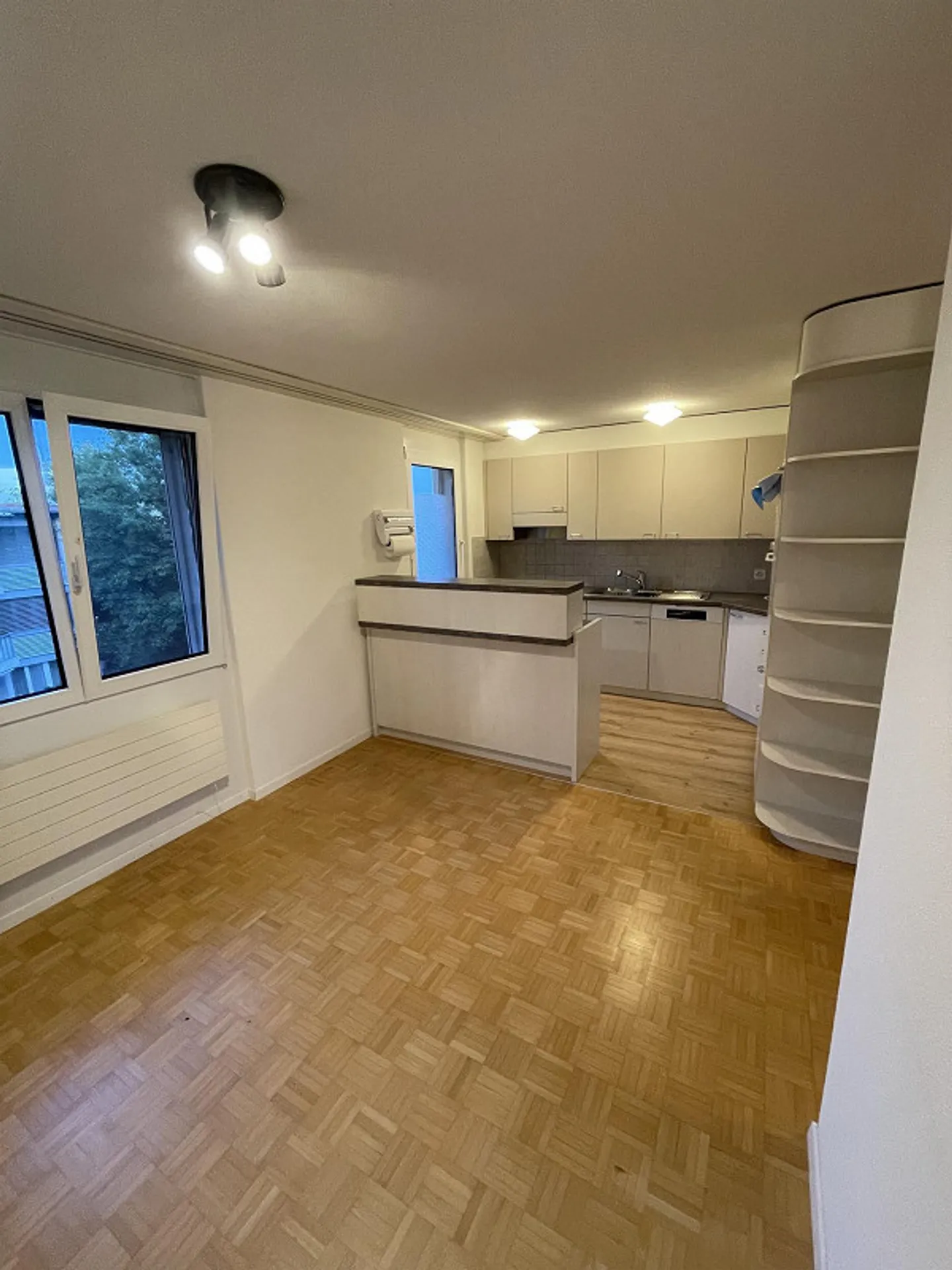 Bright 4.5 Room Apartment, 2nd Floor with Elevator - Photo 9 of 16