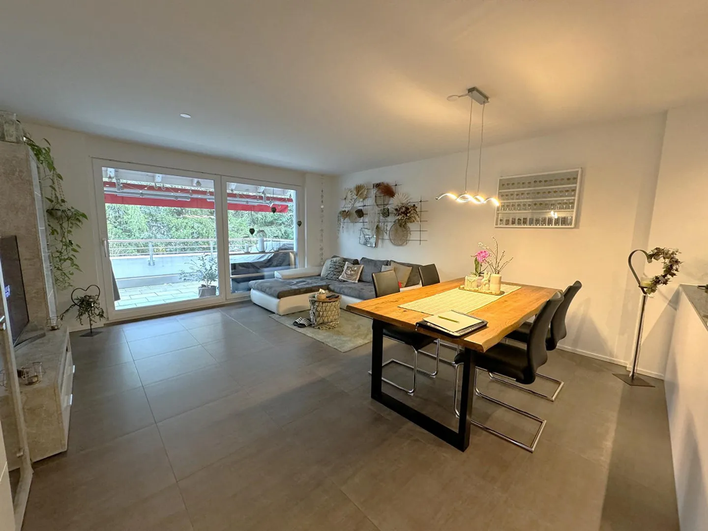 3 1/2 - Room Condominium in a Central Location - Photo 4 of 13