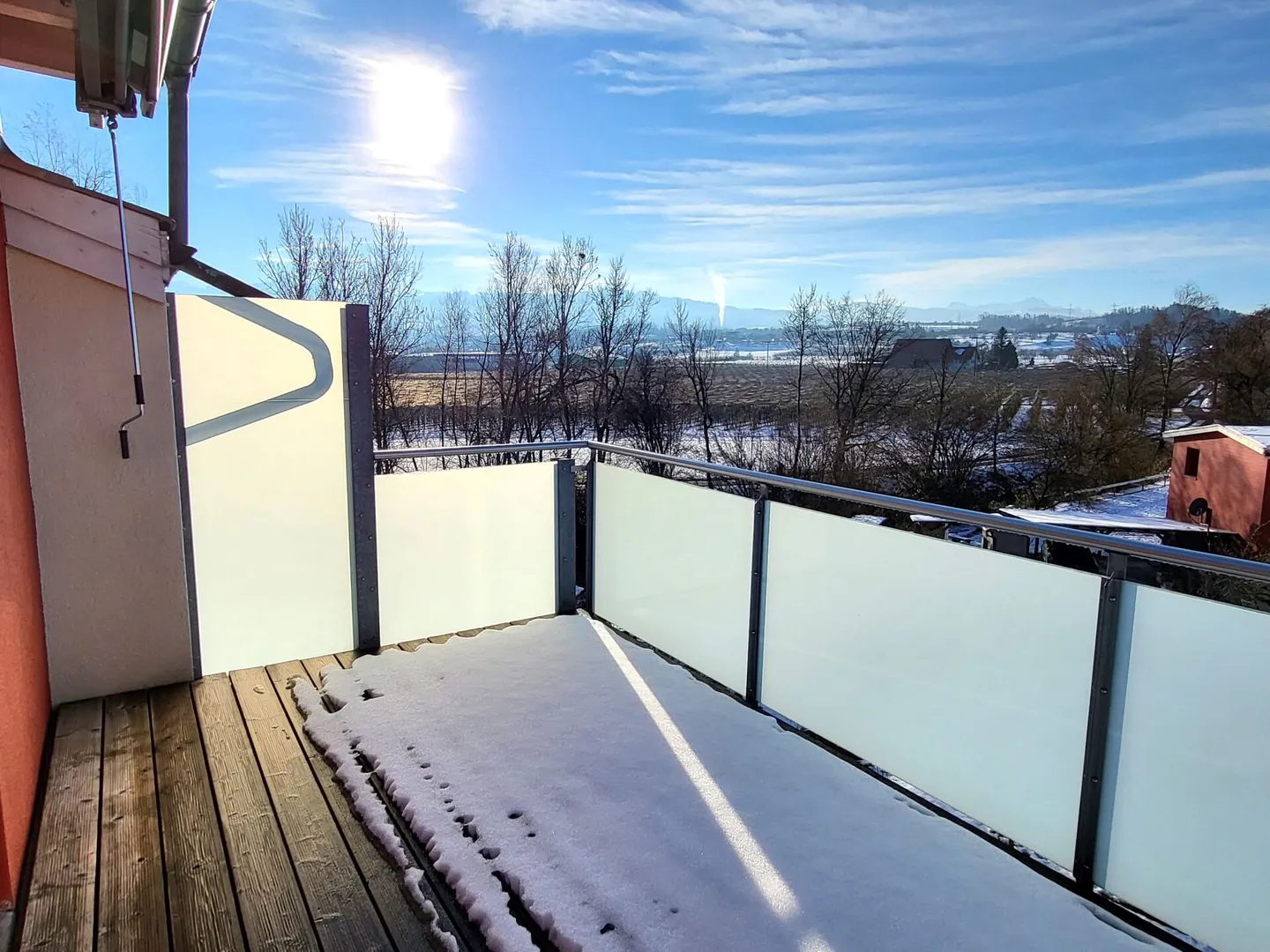 Attico con grande balcone e bella vista panoramica - Foto 4 di 12