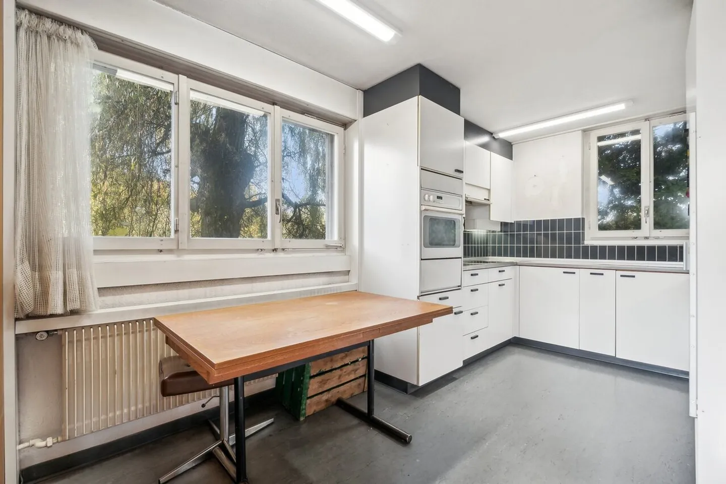 Caché dans le vert - Une maison à renouveler et à aimer - Photo 4 sur 7