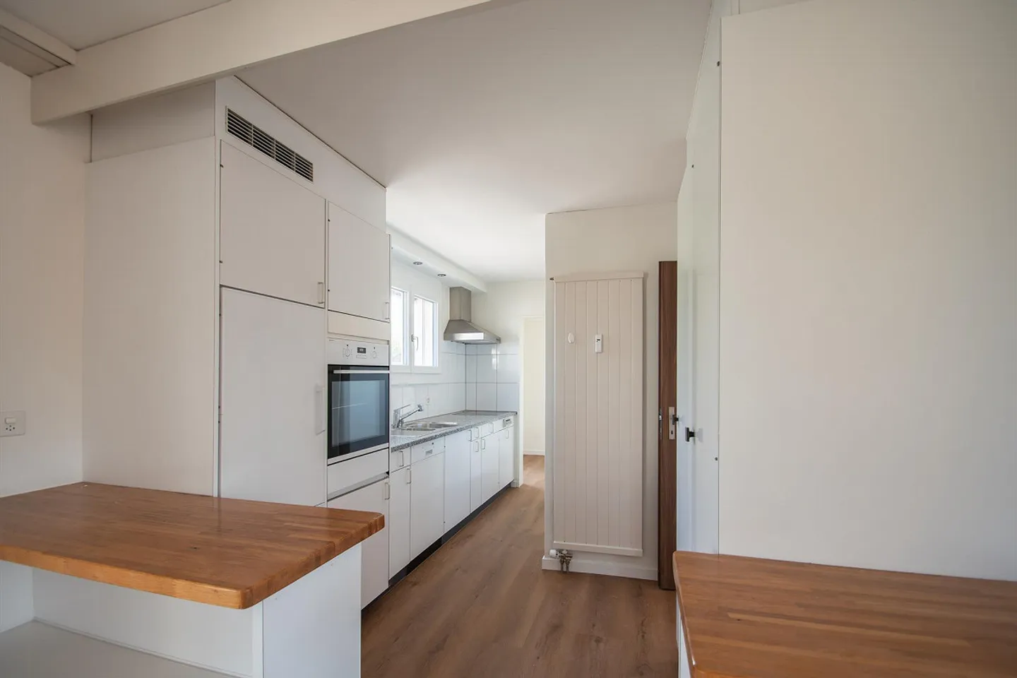 4 1/2 Room Penthouse Apartment with Surrounding Roof Terrace - Photo 4 of 15