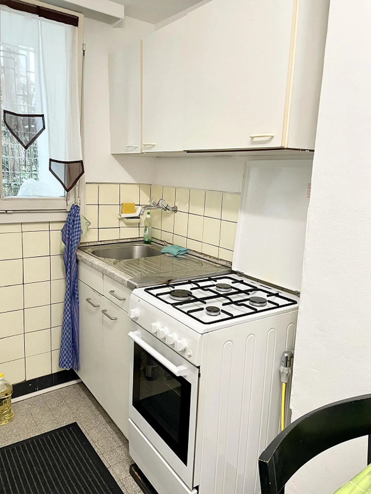 Close to Public Transport - 2-Room Apartment 50m2 in Central Location in Oberwil - Photo 3 of 9