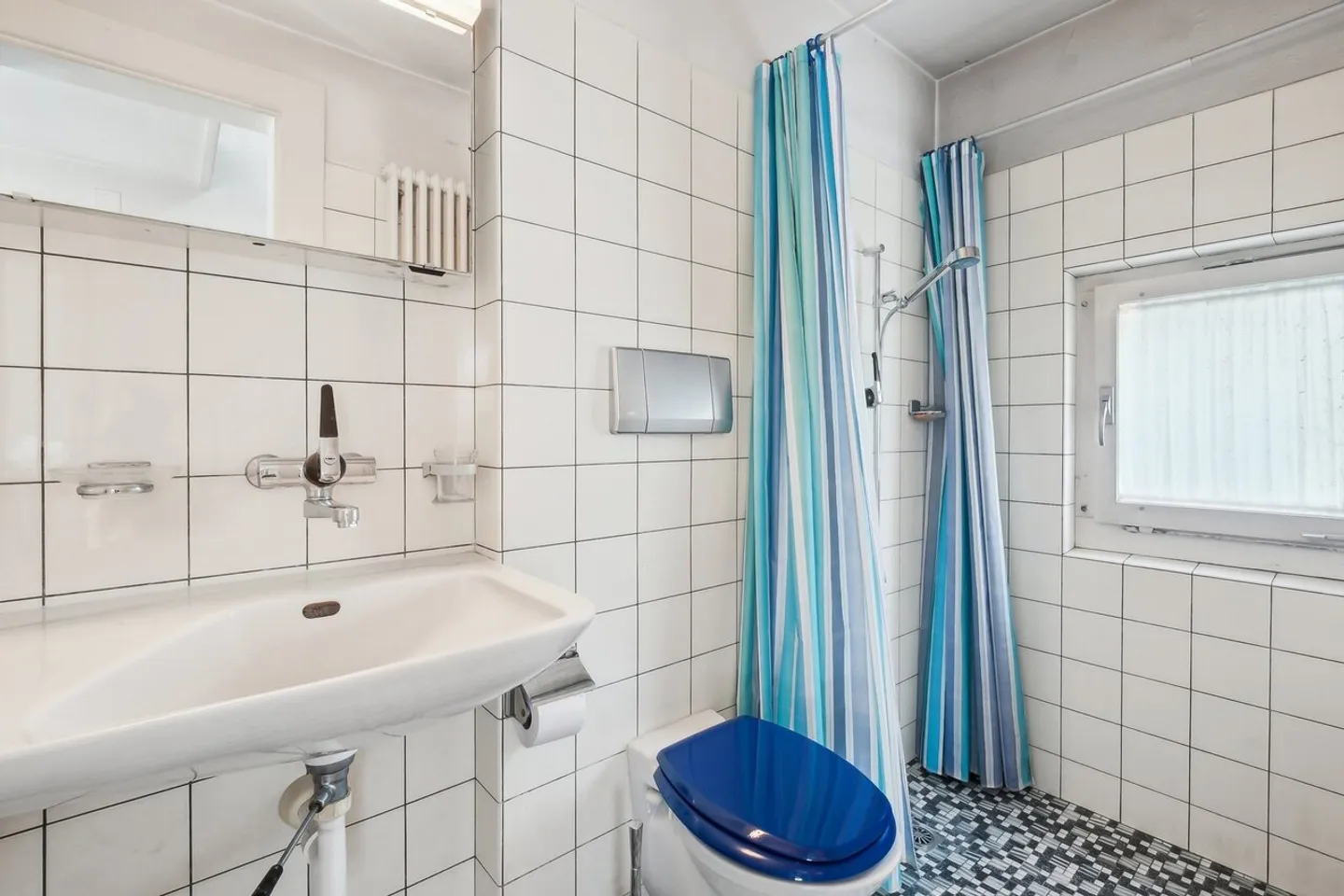 Caché dans le vert - Une maison à renouveler et à aimer - Photo 6 sur 7