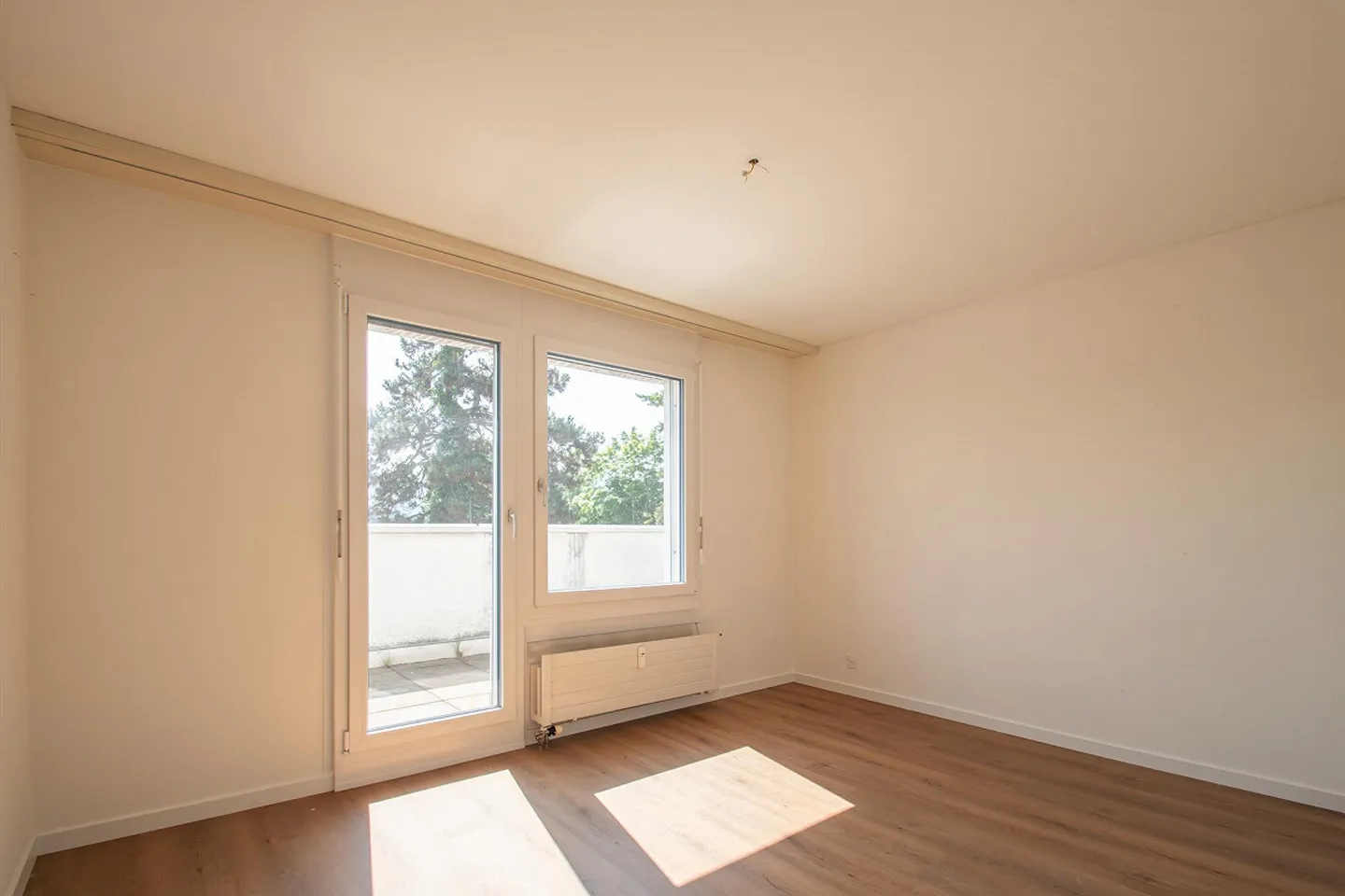 4 1/2 Room Penthouse Apartment with Surrounding Roof Terrace - Photo 8 of 15