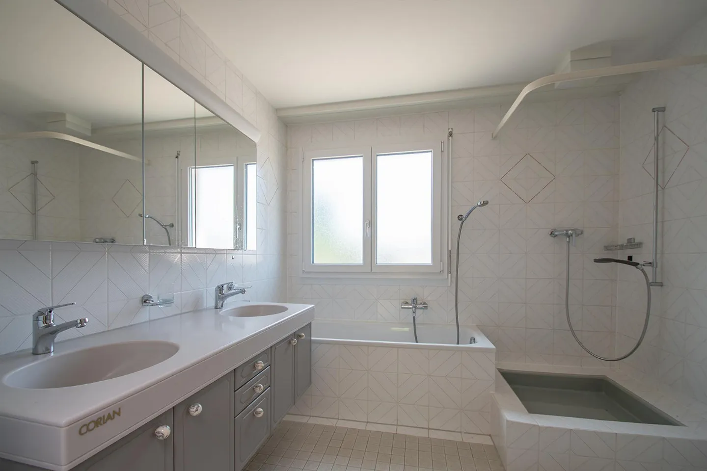 4 1/2 Room Penthouse Apartment with Surrounding Roof Terrace - Photo 10 of 15