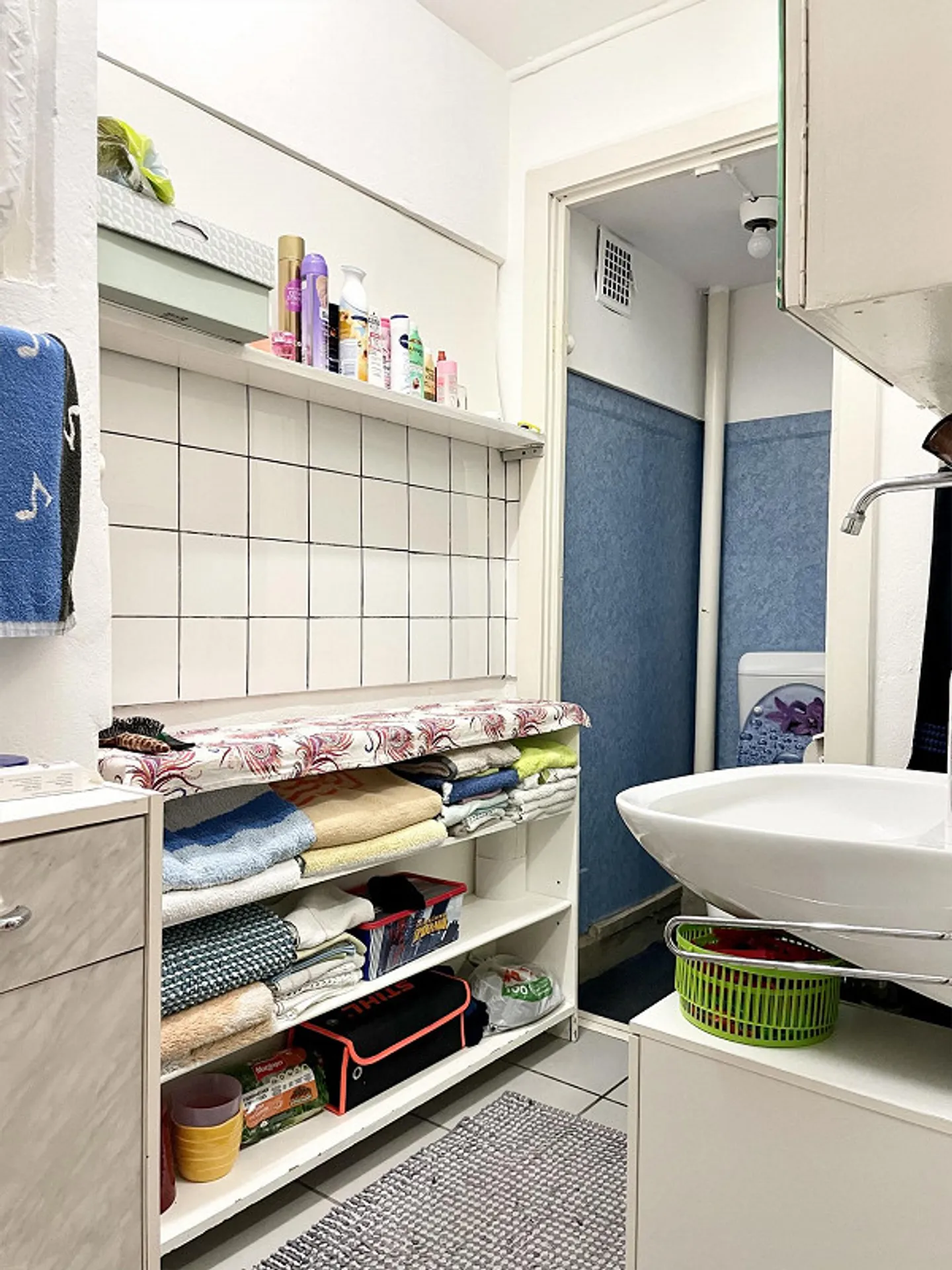 Close to Public Transport - 2-Room Apartment 50m2 in Central Location in Oberwil - Photo 5 of 9