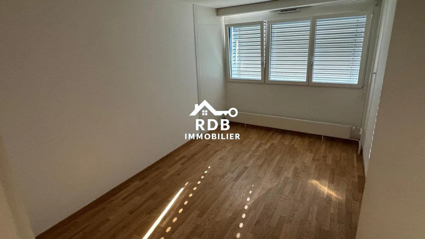 Appartement de 5 pièces au 4ème étage situé à Acacias 1227 - Photo 6 sur 8