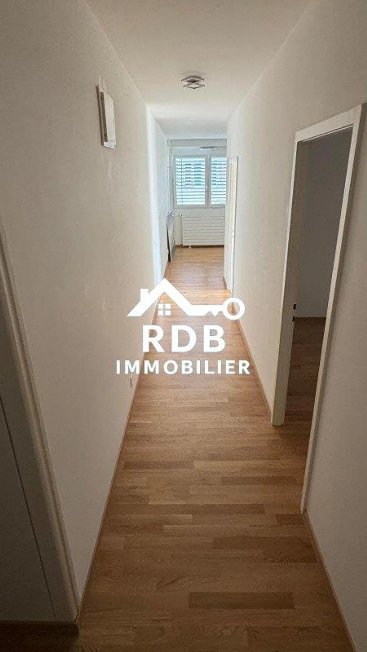 Appartement de 5 pièces au 4ème étage situé à Acacias 1227 - Photo 7 sur 8