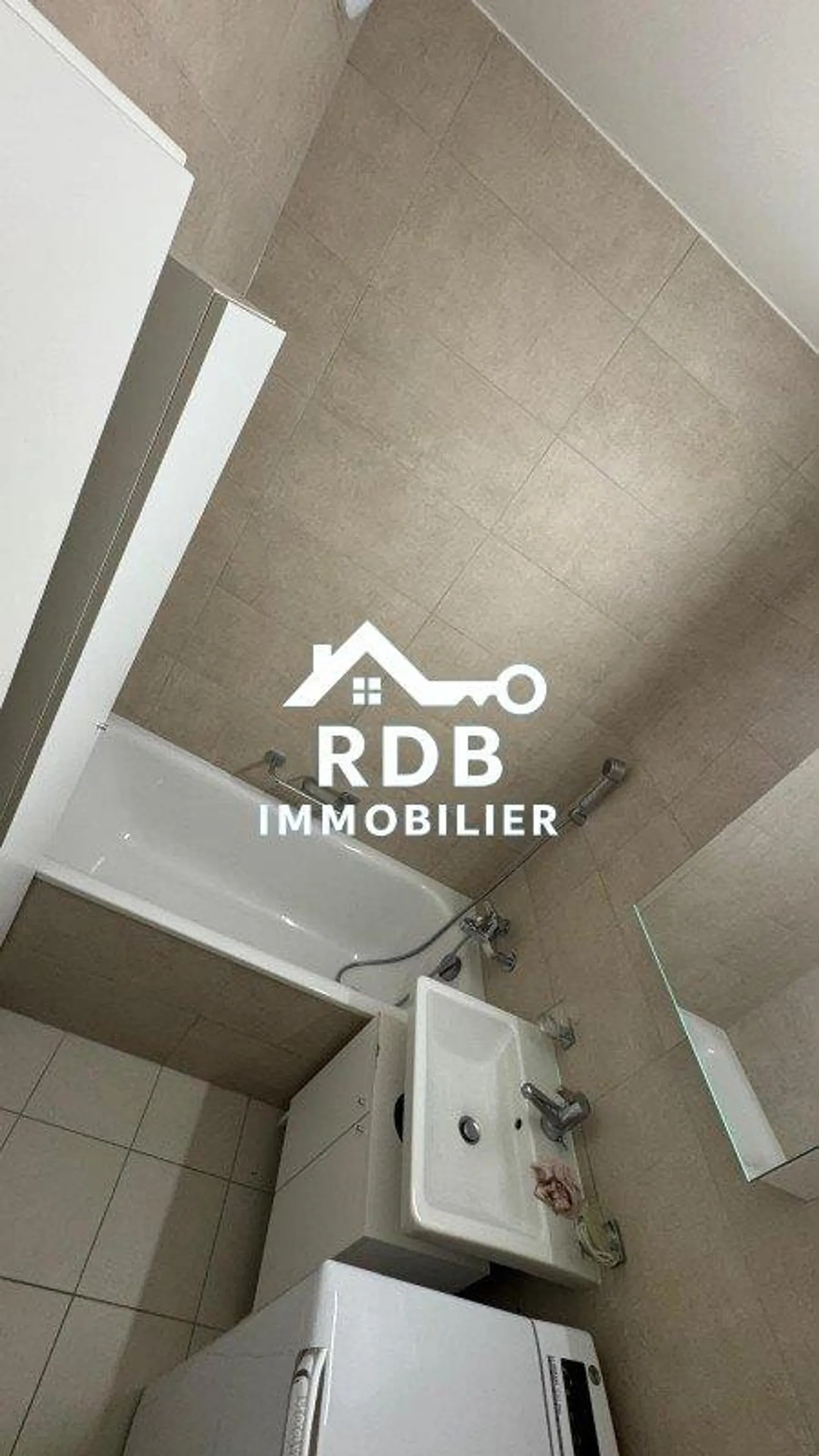 Appartement de 5 pièces au 4ème étage situé à Acacias 1227 - Photo 8 sur 8