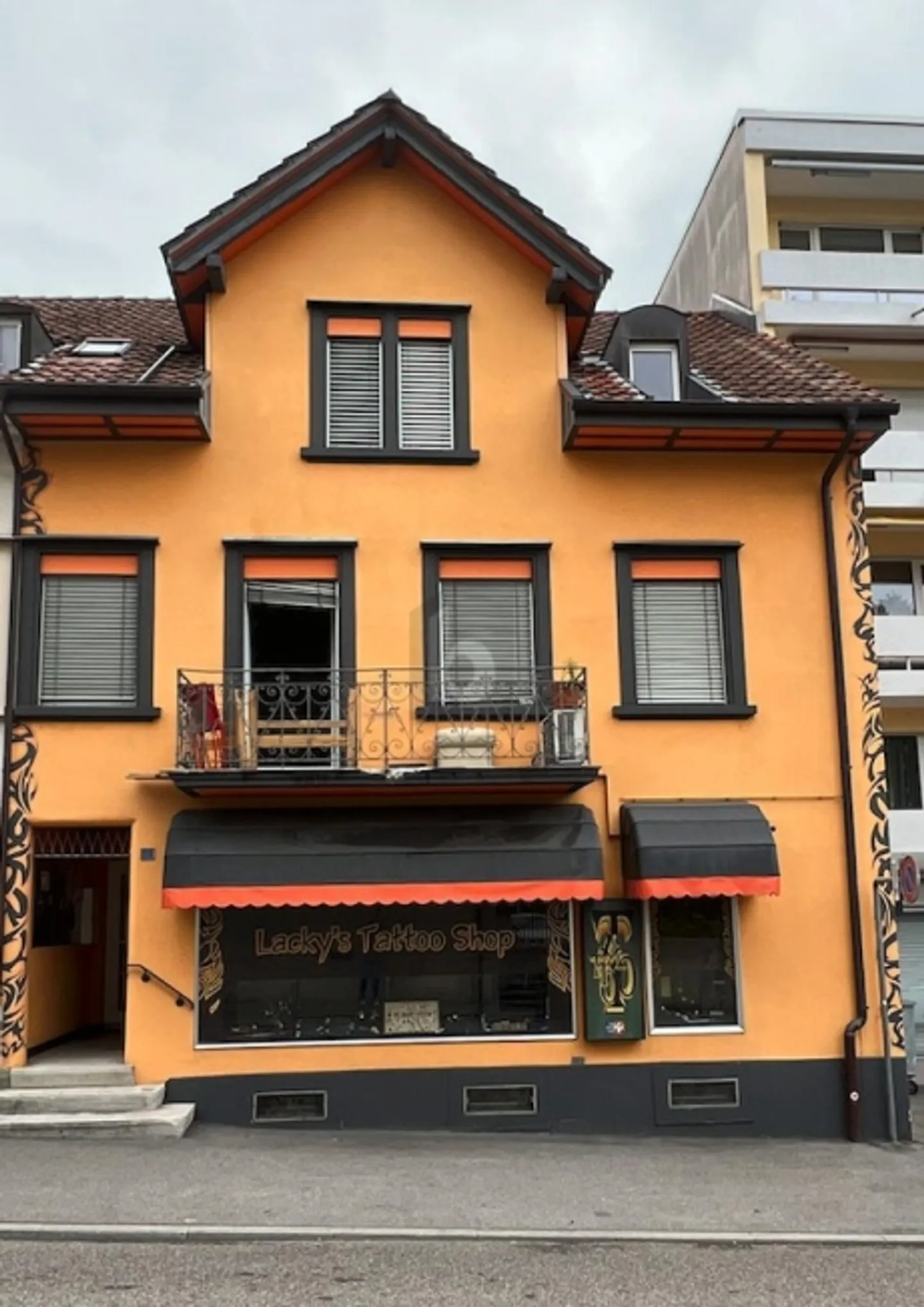 TOP RETURN IN A CENTRAL LOCATION - Photo 1 of 6